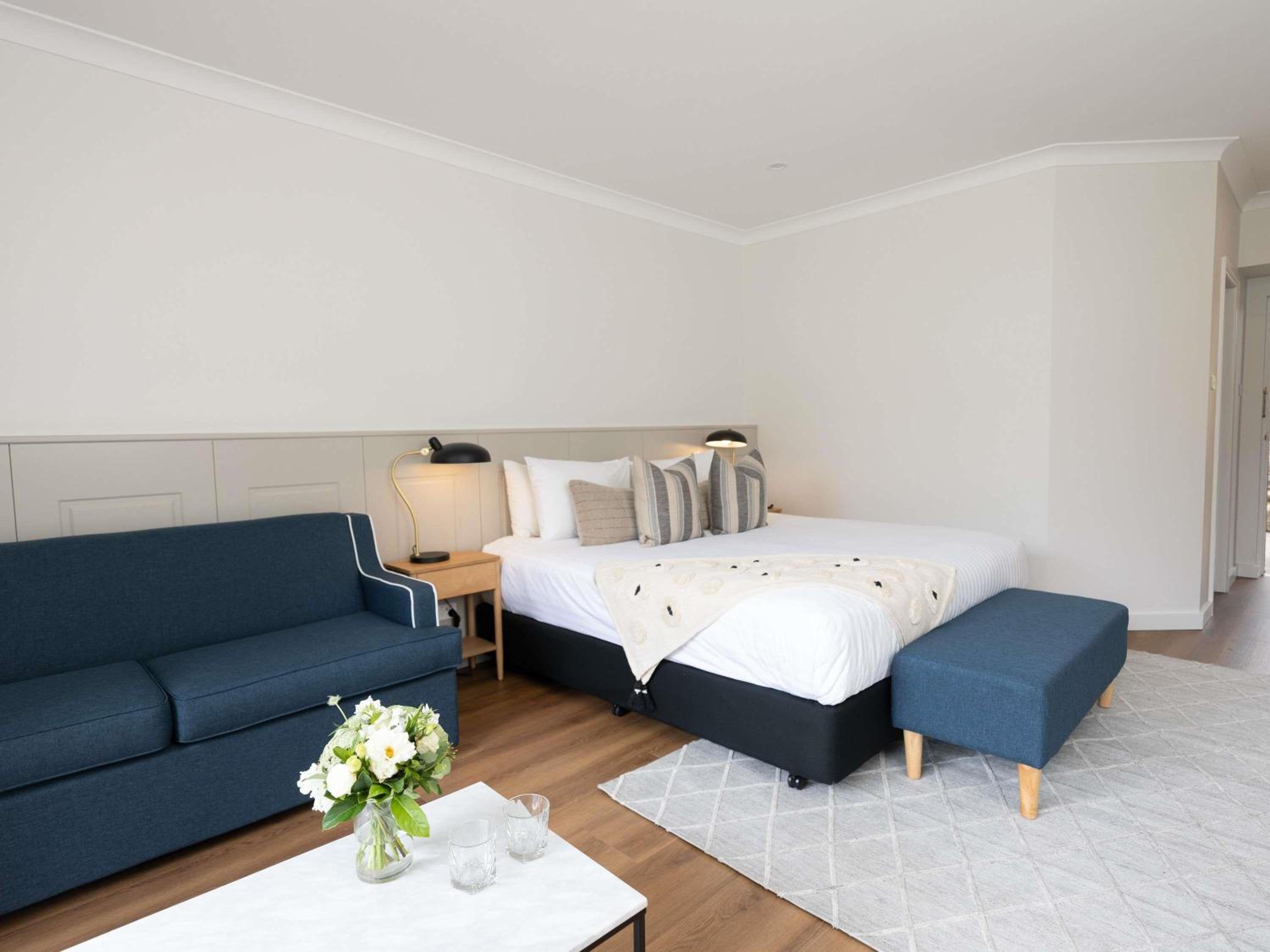 Superior King Room - Photo 3