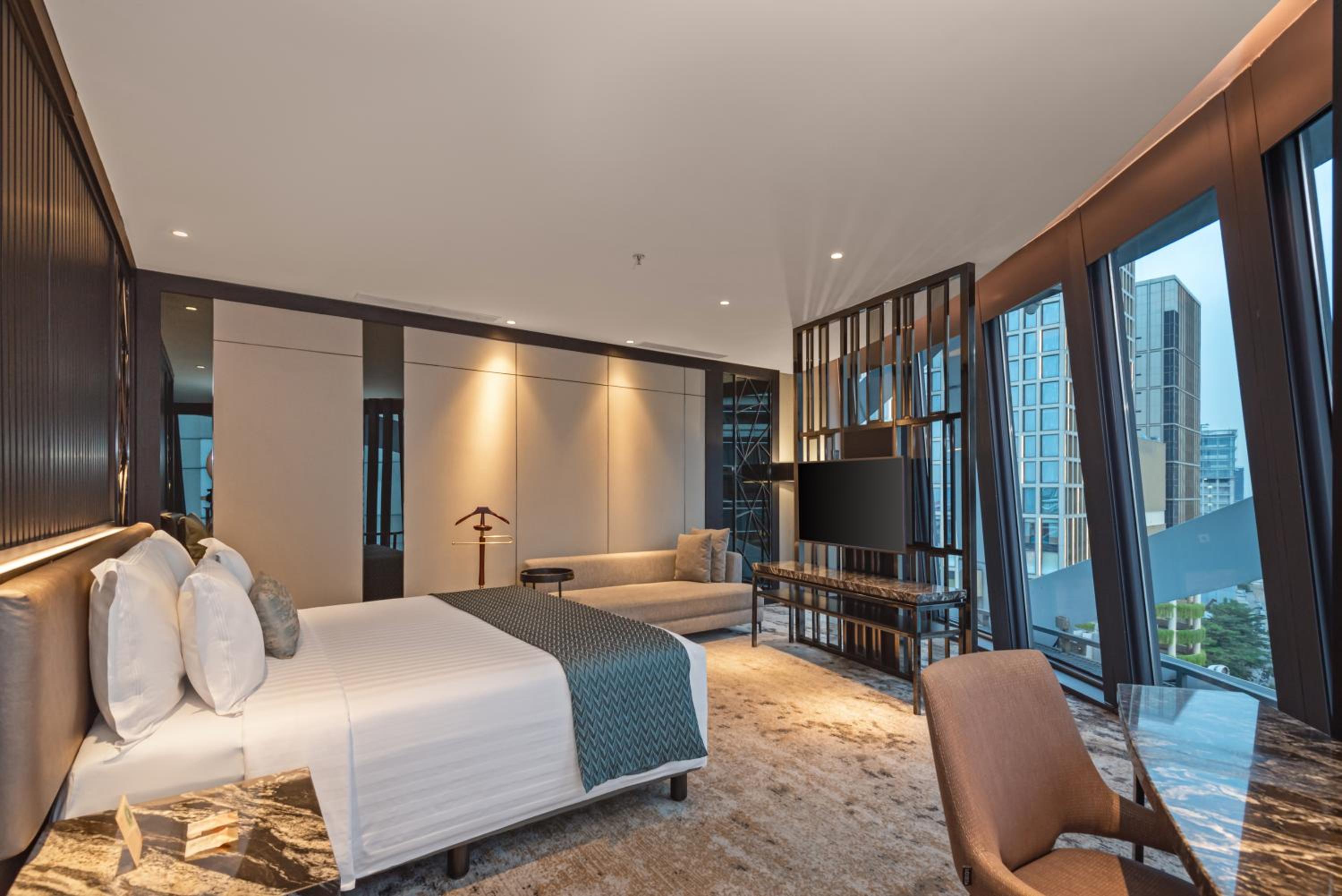 NYE 2026 - Executive Suite King Room photo 2