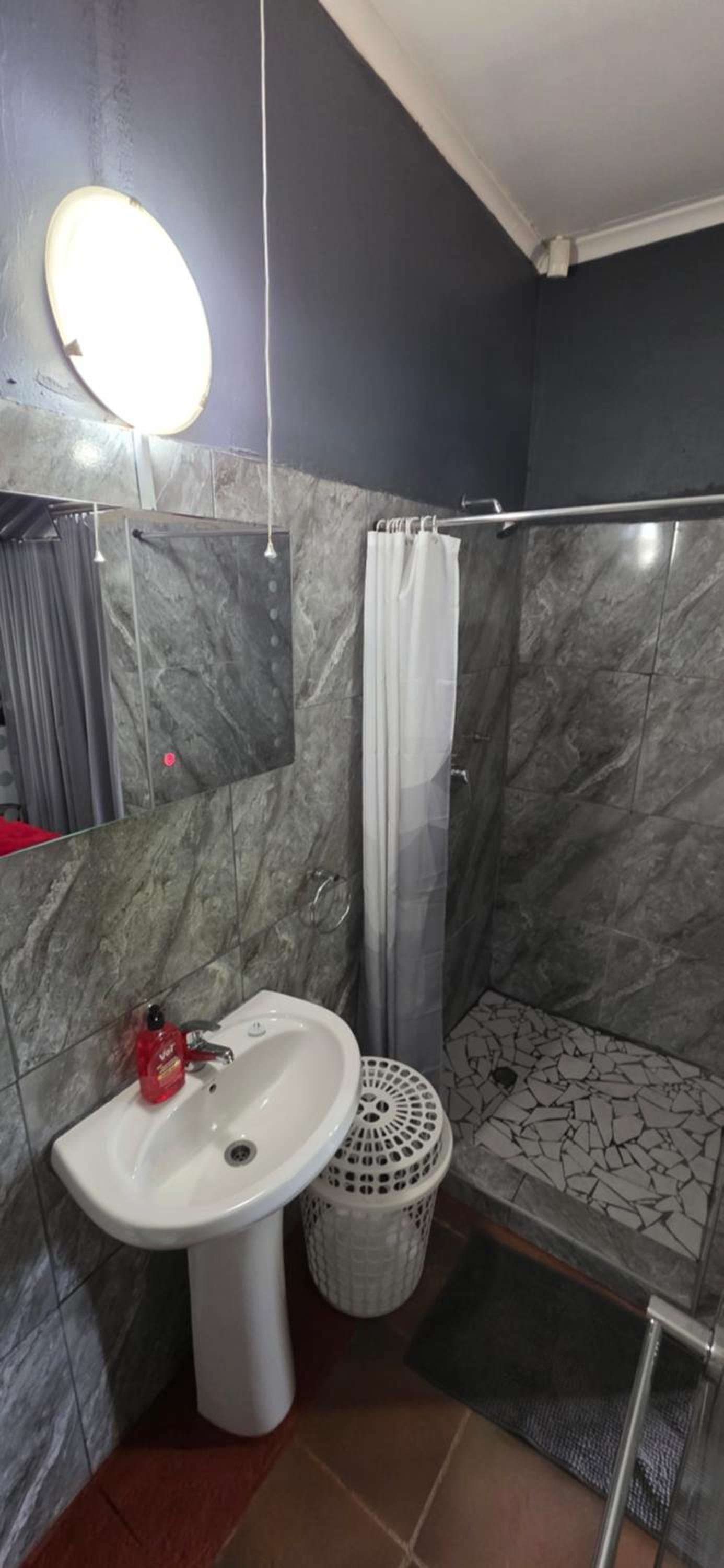Budget Double Room photo 2
