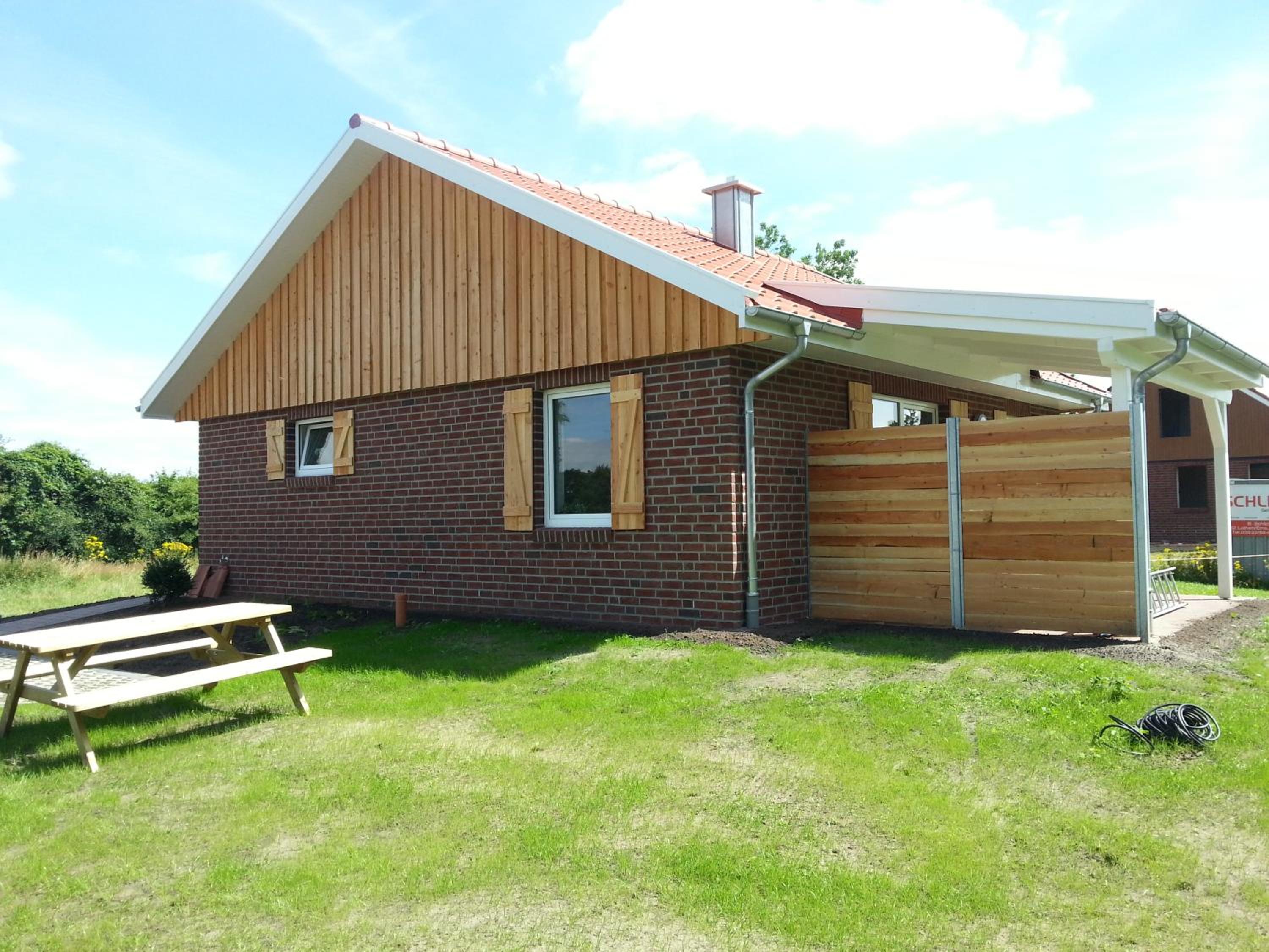 Three-Bedroom House photo 3