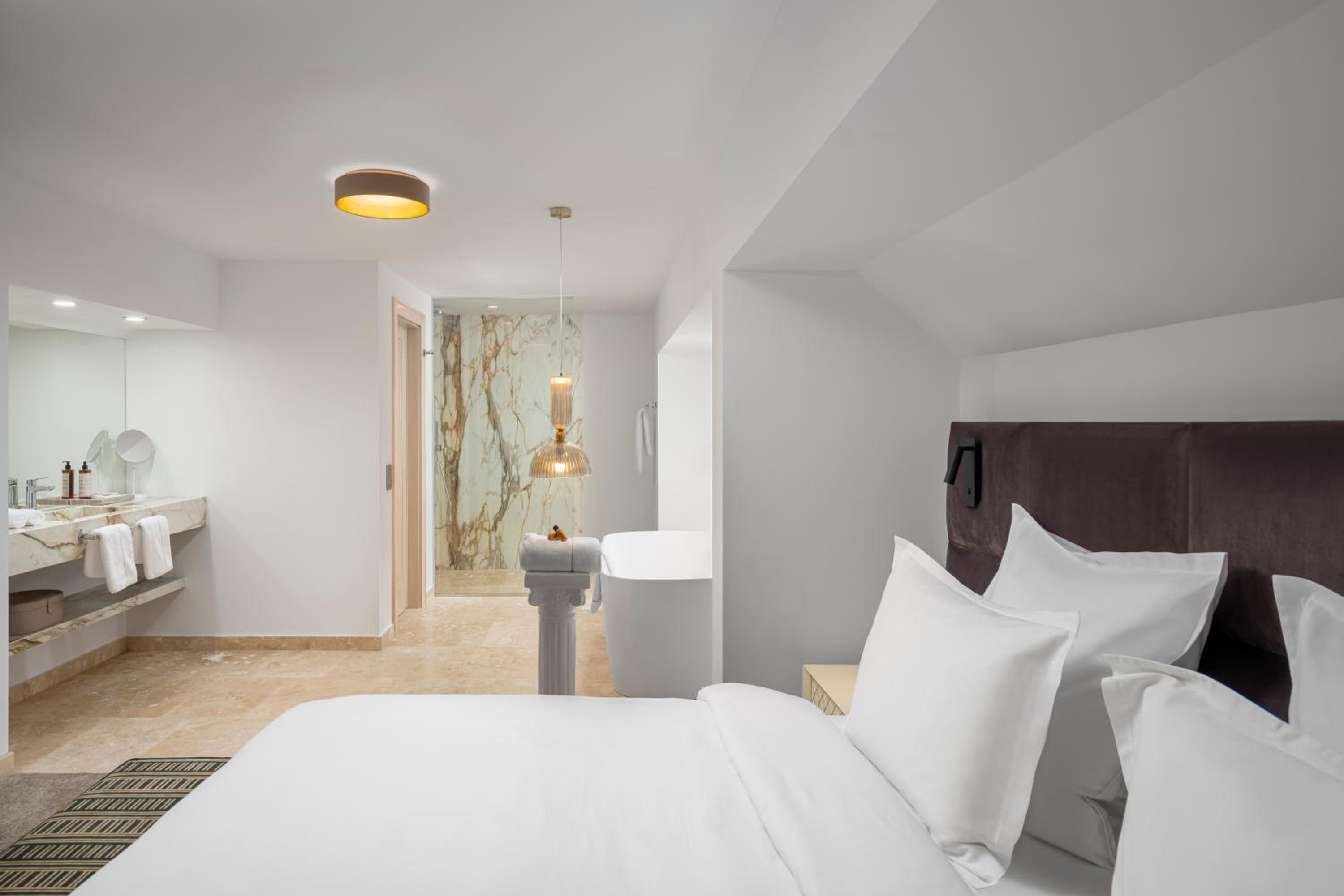 Nobile Two-Bedroom Deluxe Apartment