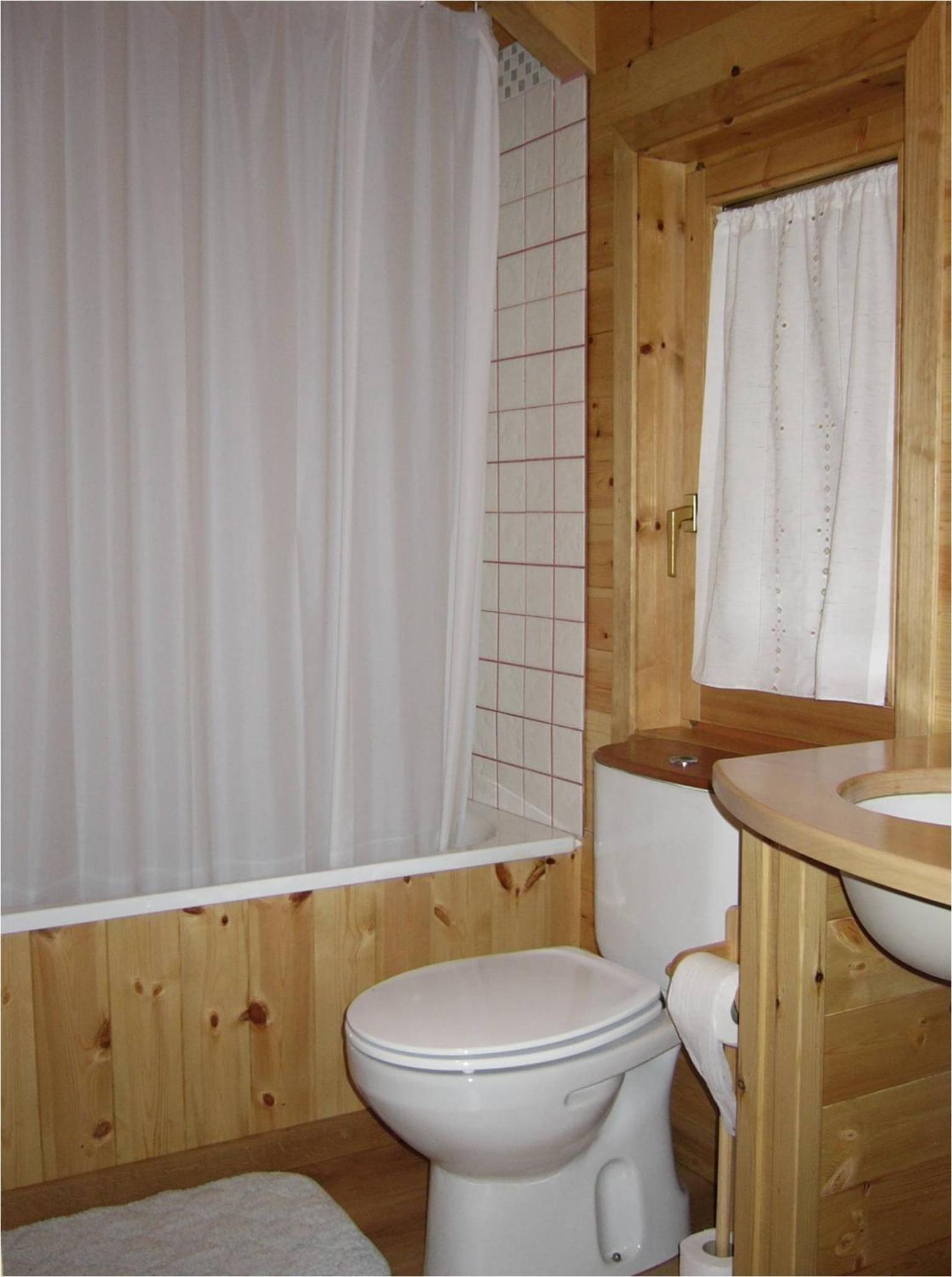 Two-Bedroom Bungalow photo 2