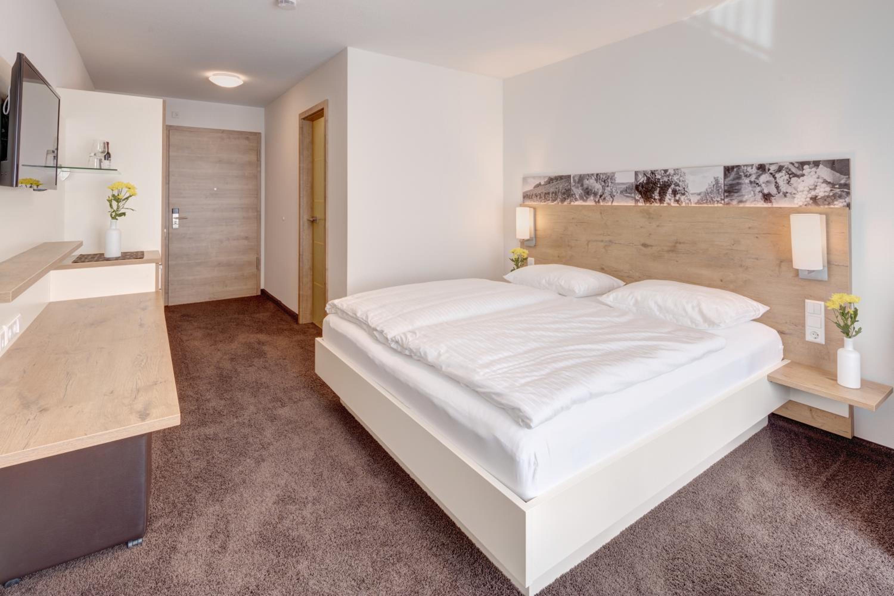 Double Room - Photo 7