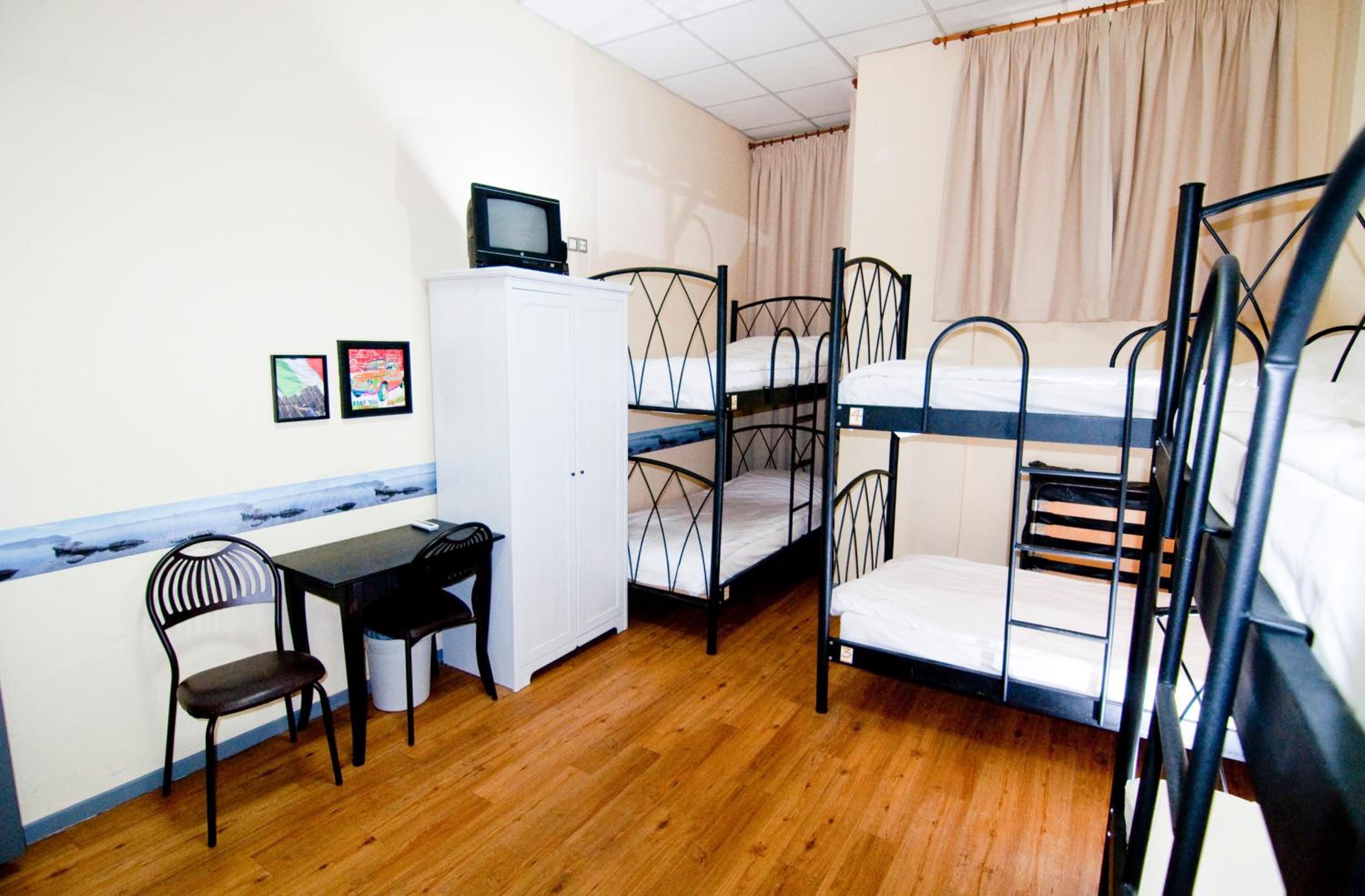 Bed in 6-Bed Female Dormitory Room photo 3