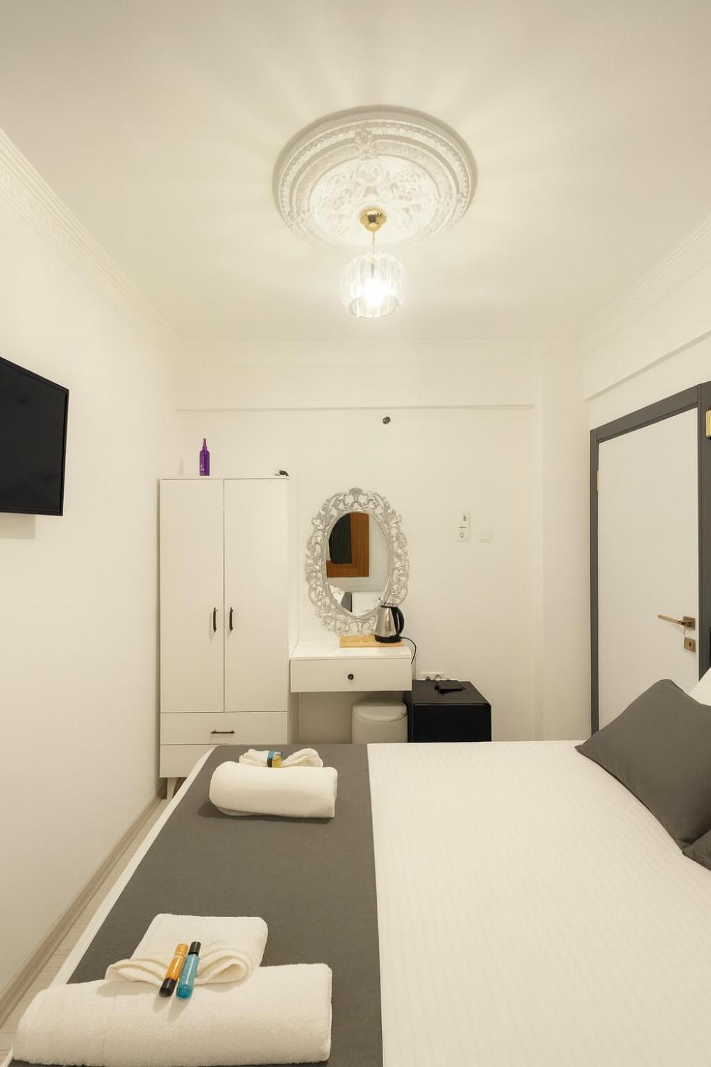 Economy Double Room photo 2