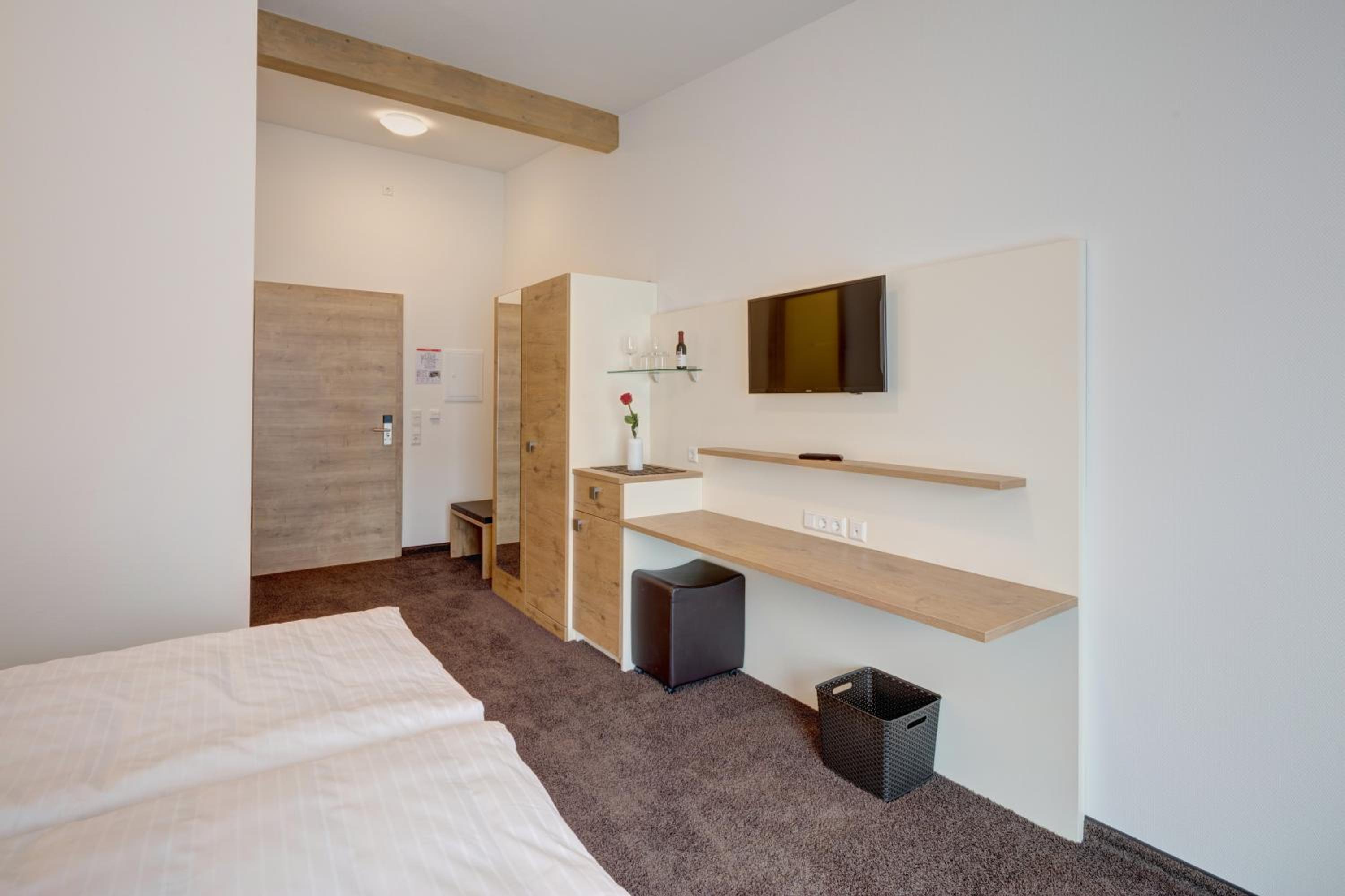 Double Room - Photo 10