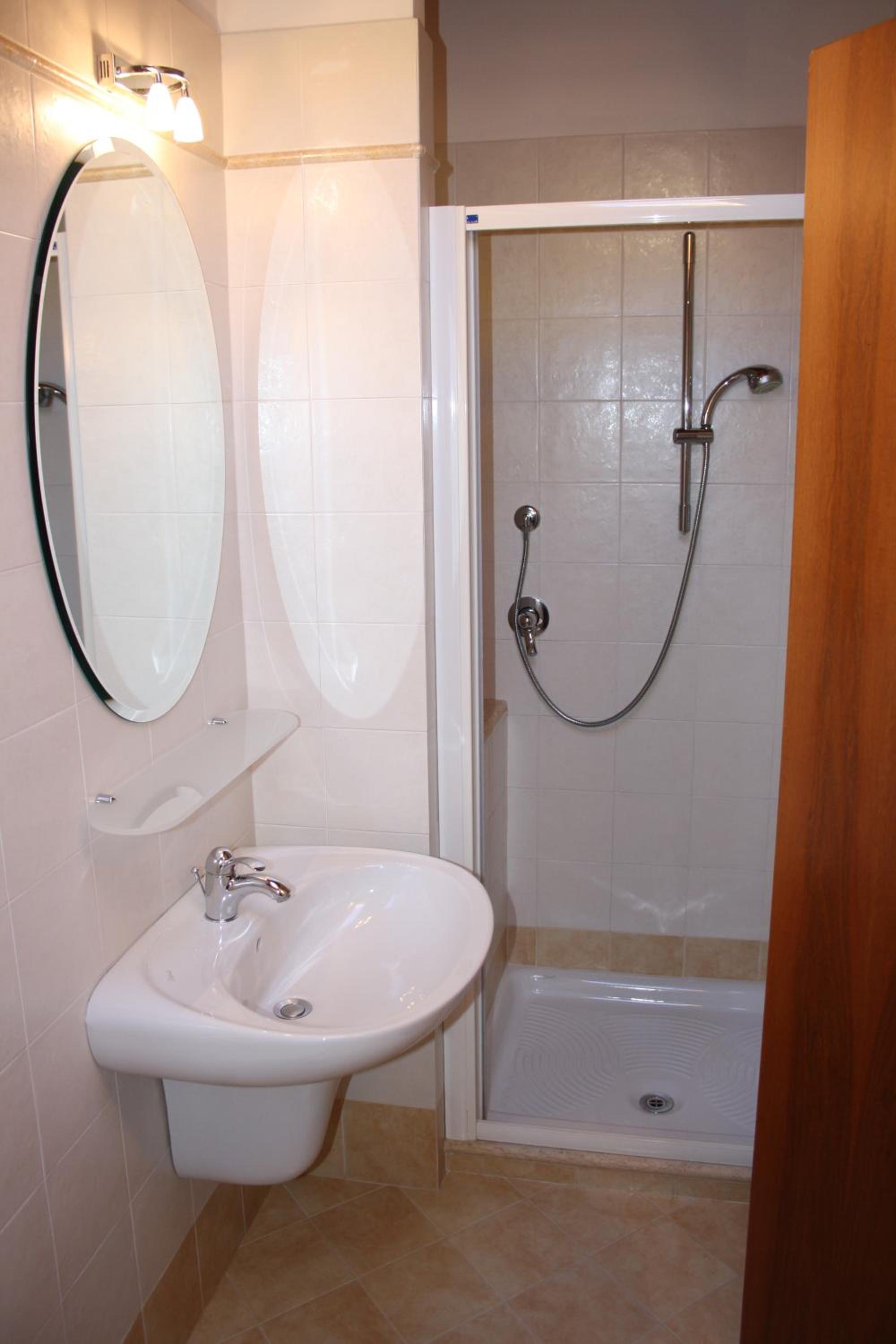 Studio Apartment with One Double Bed photo 2