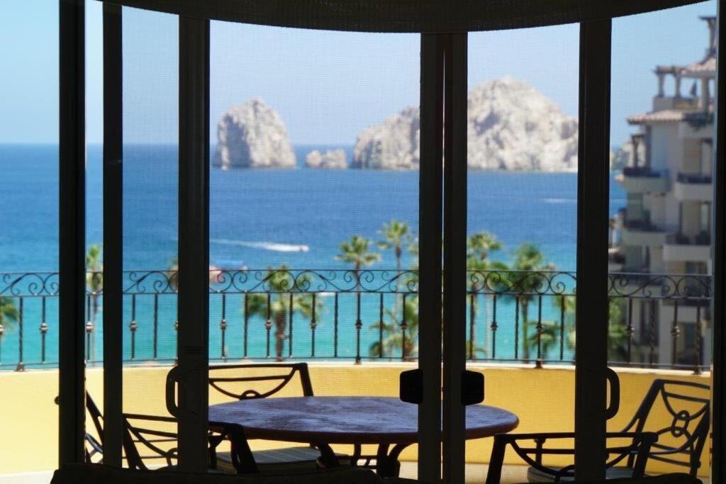 Two-Bedroom Deluxe Apartment with Ocean View photo 1