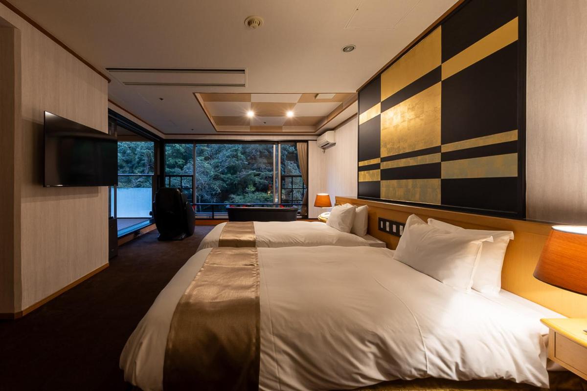 Suite with Mountain View photo 2