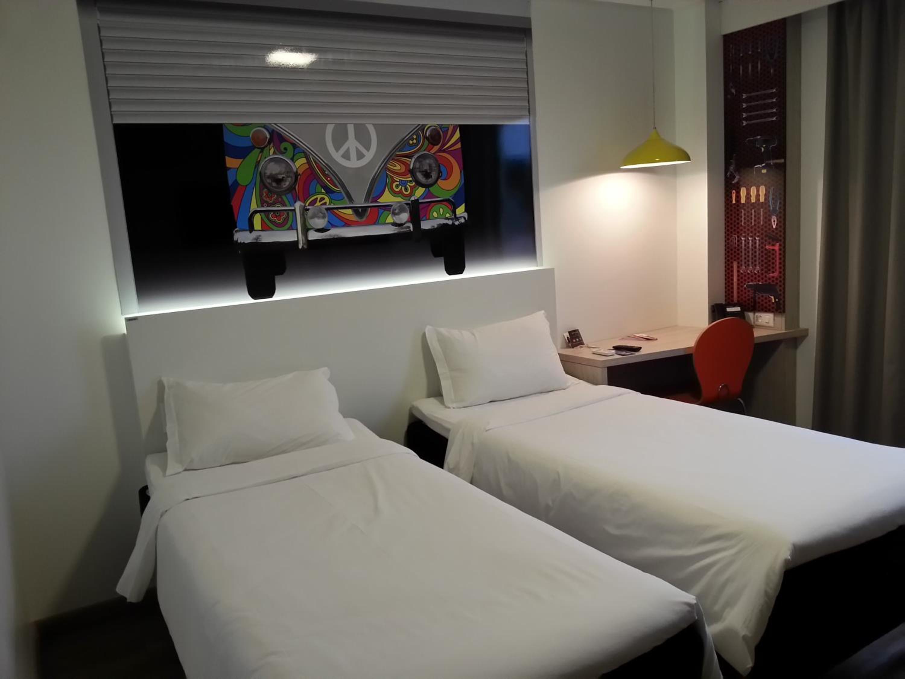 Apartment with Twin Beds photo 2