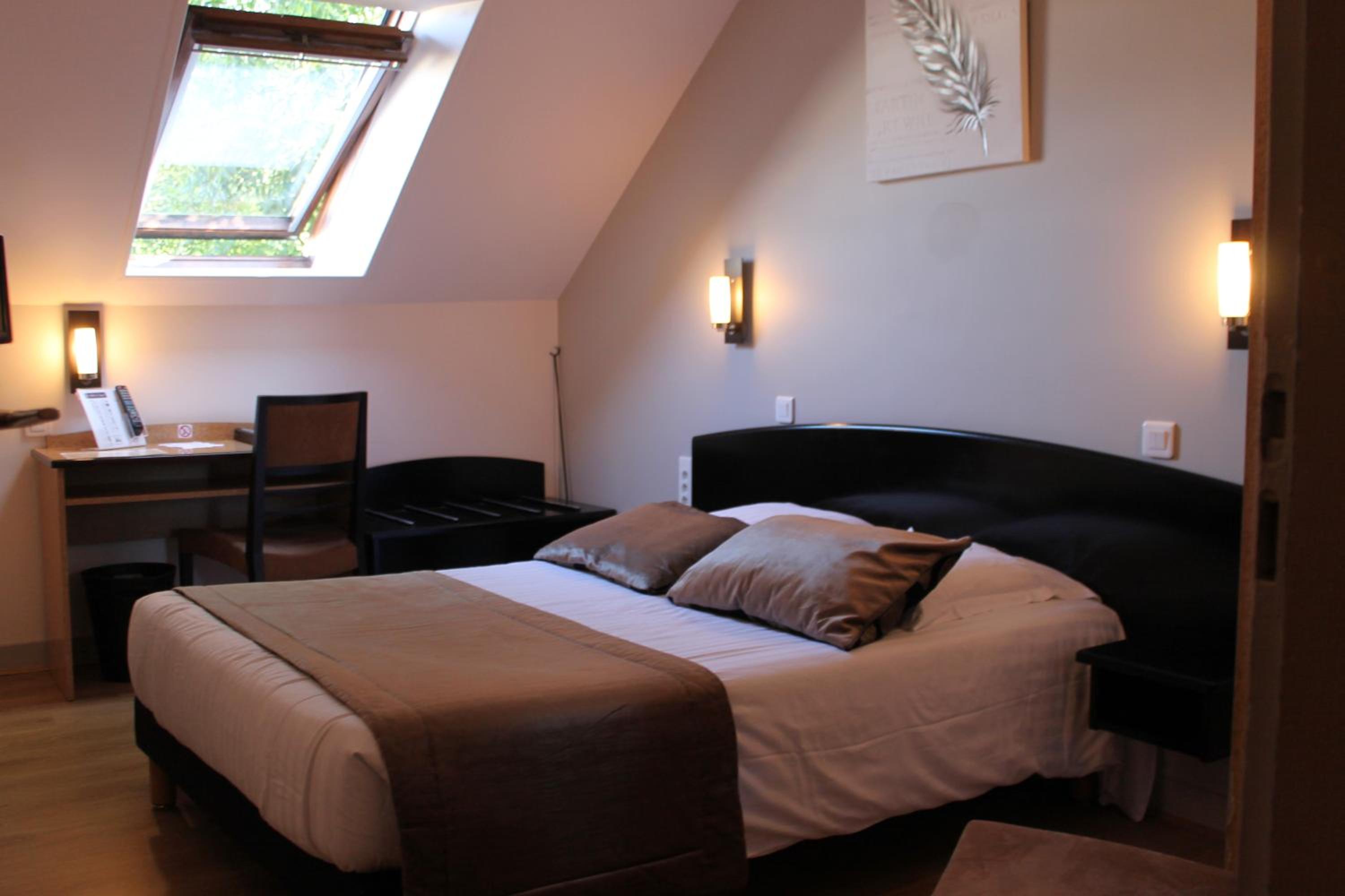Double Room - Photo 7