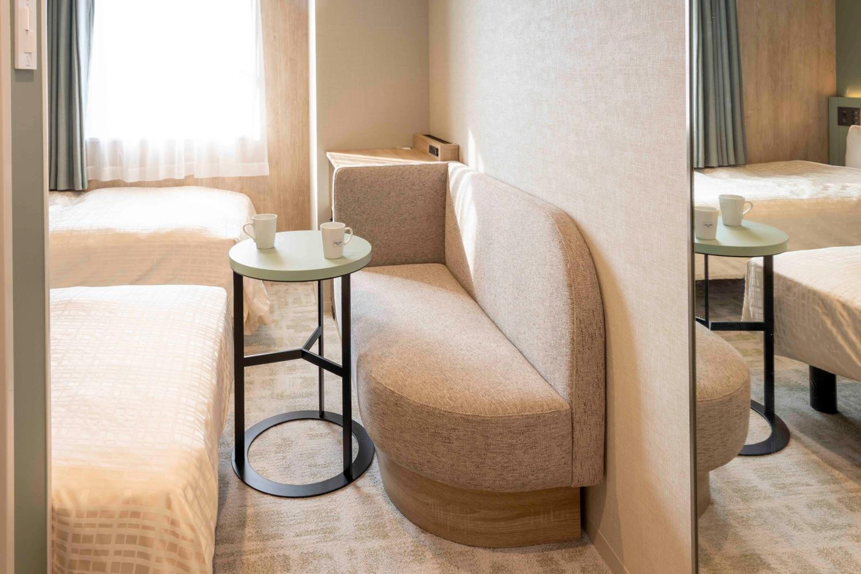[Renovated] Twin Room Non-Smoking (Room size 15 SQM, Bed width 41 in) photo 2