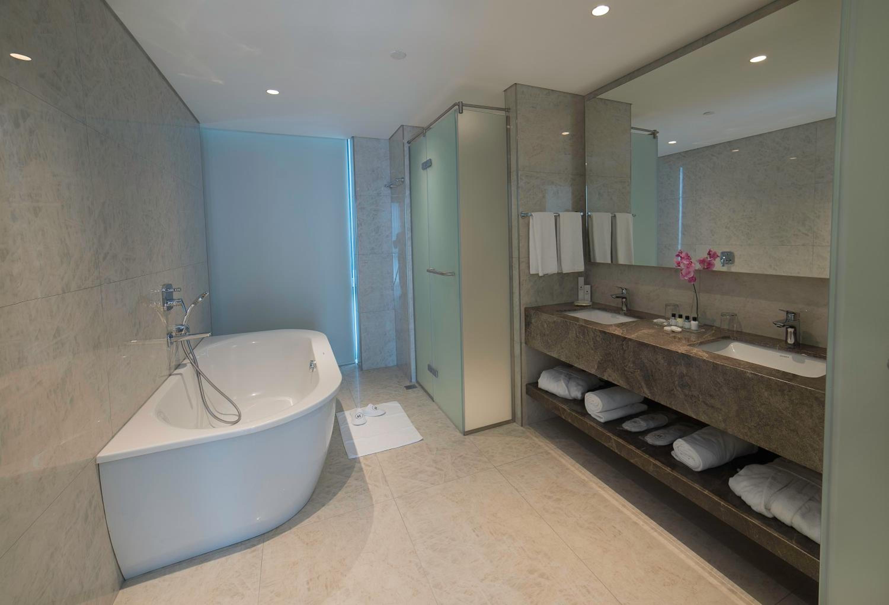 Executive Twin Suite photo 3