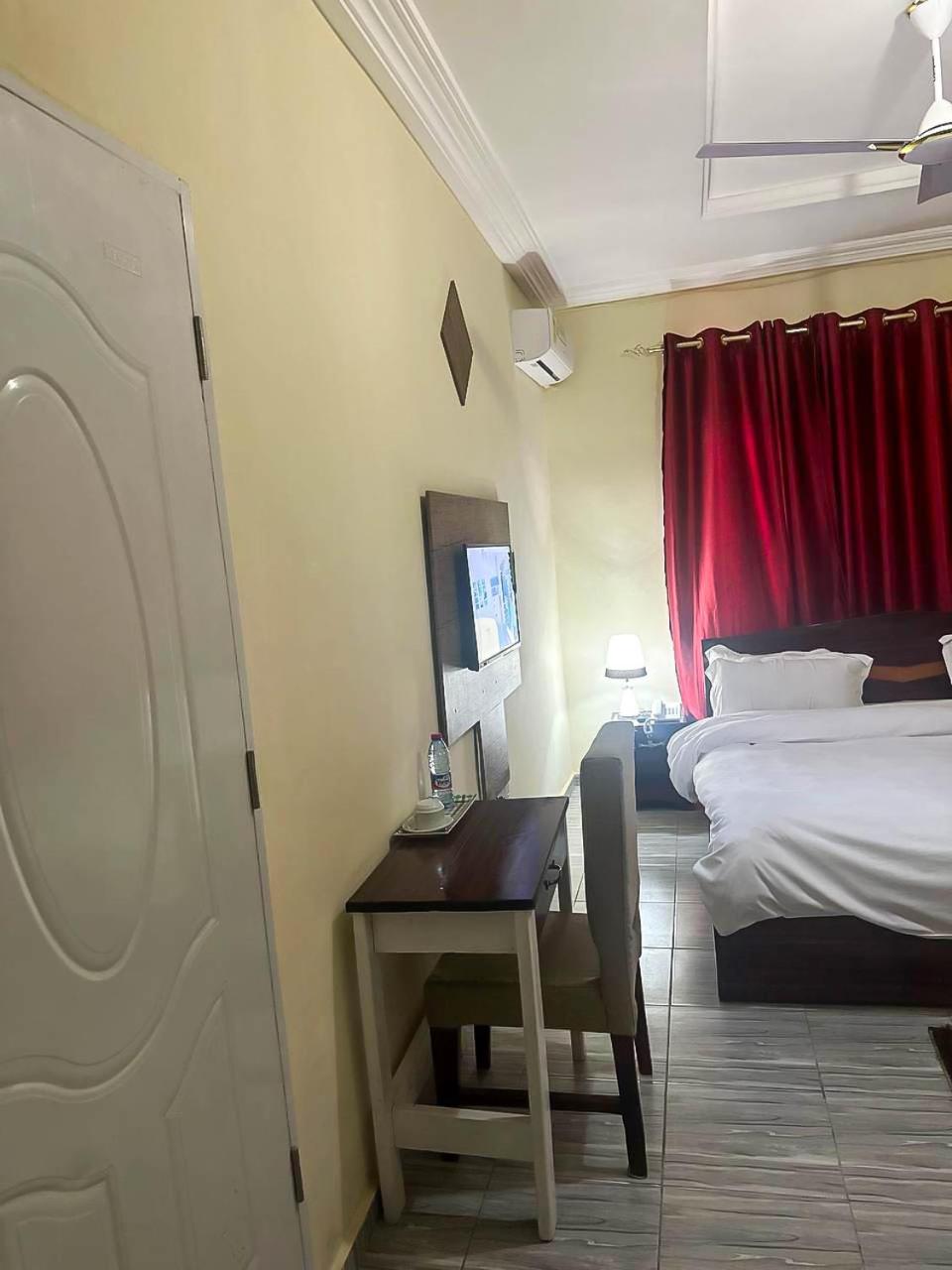 Deluxe Double or Twin Room