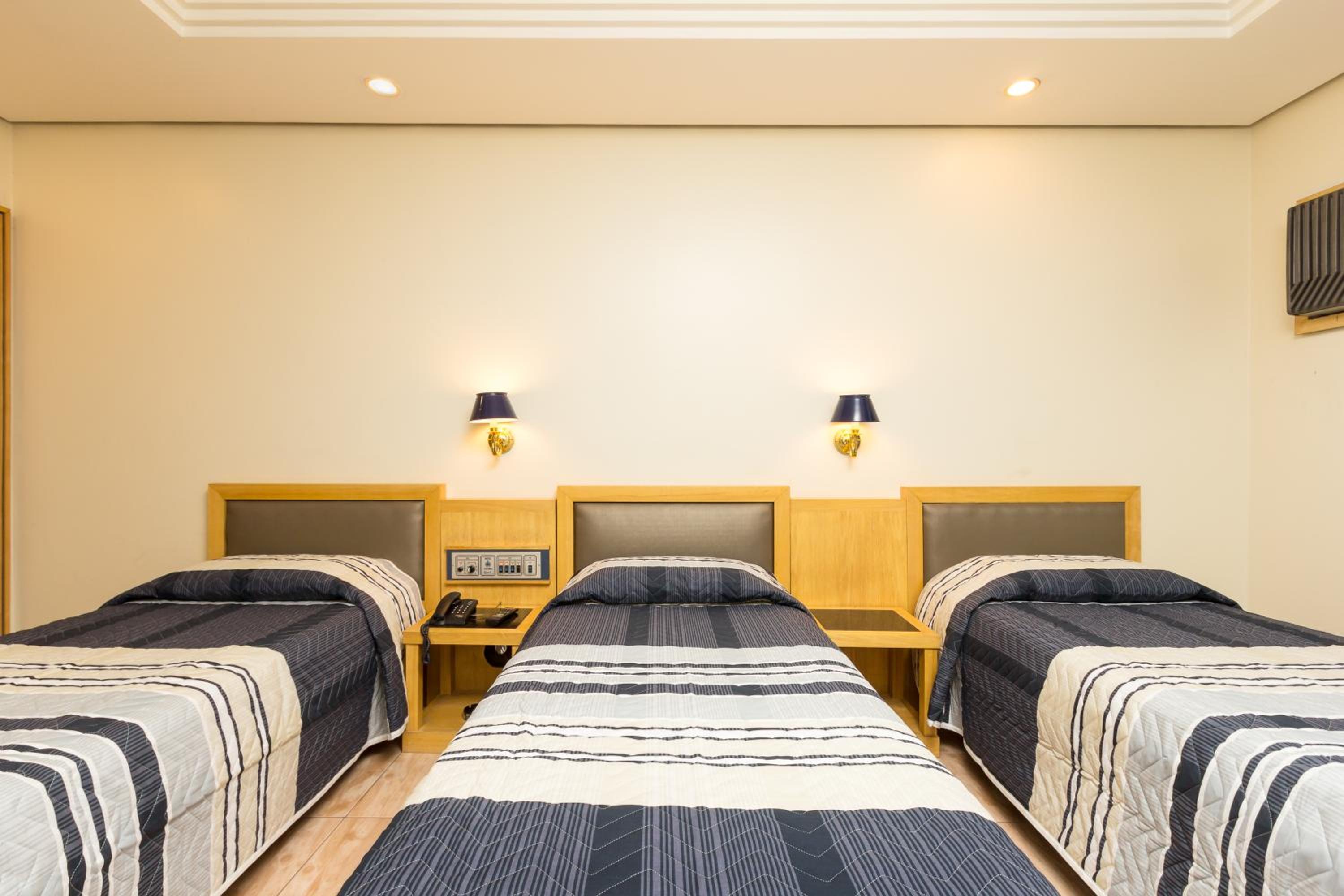 Standard Triple Room - Photo 9