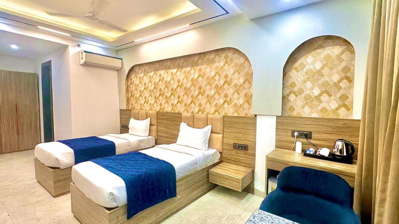 Large Twin Room