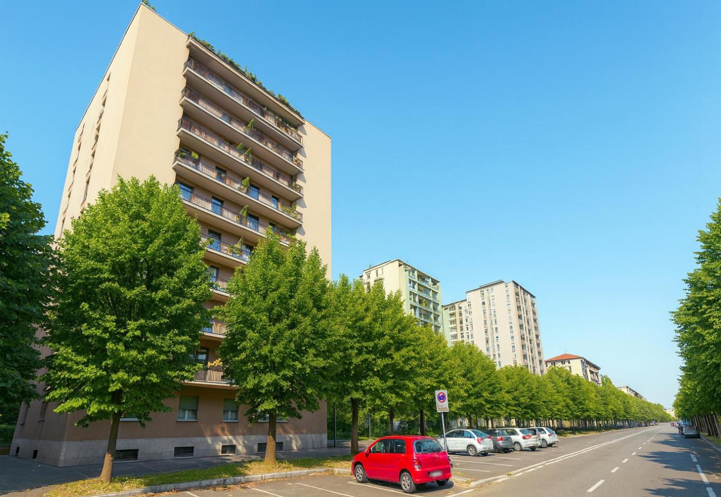 Three-Bedroom Apartment with Balcony