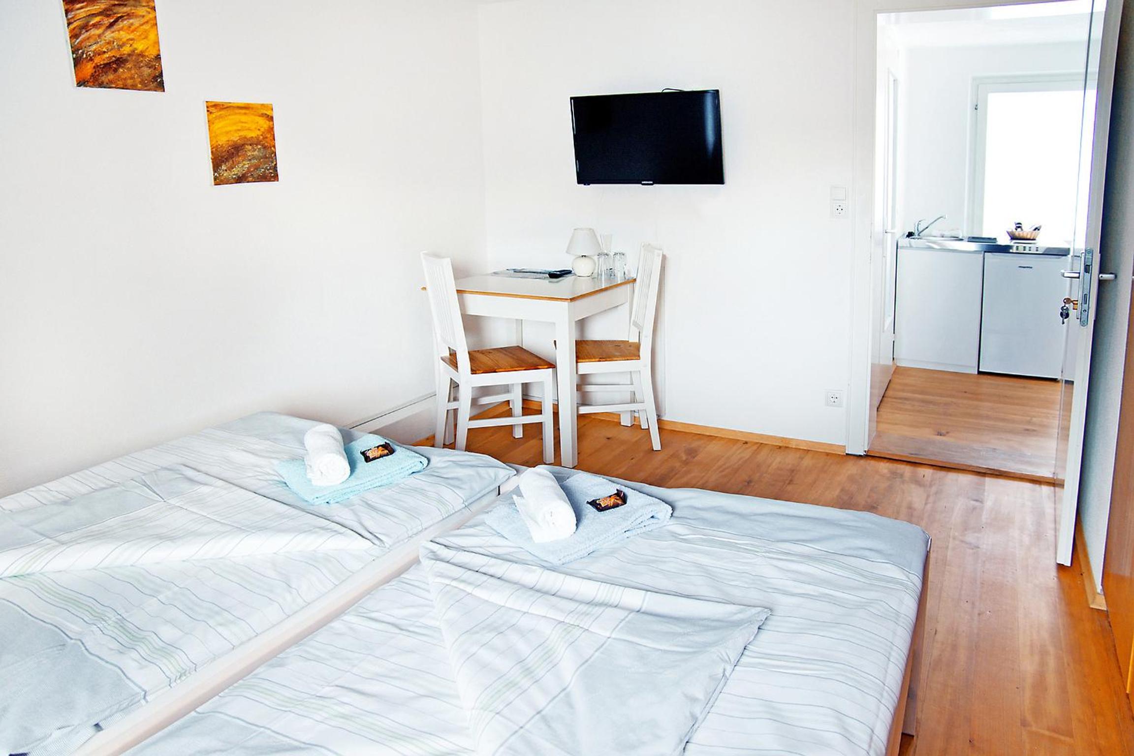 Standard Double Room 6 & 7 with Shared Bathroom photo 3