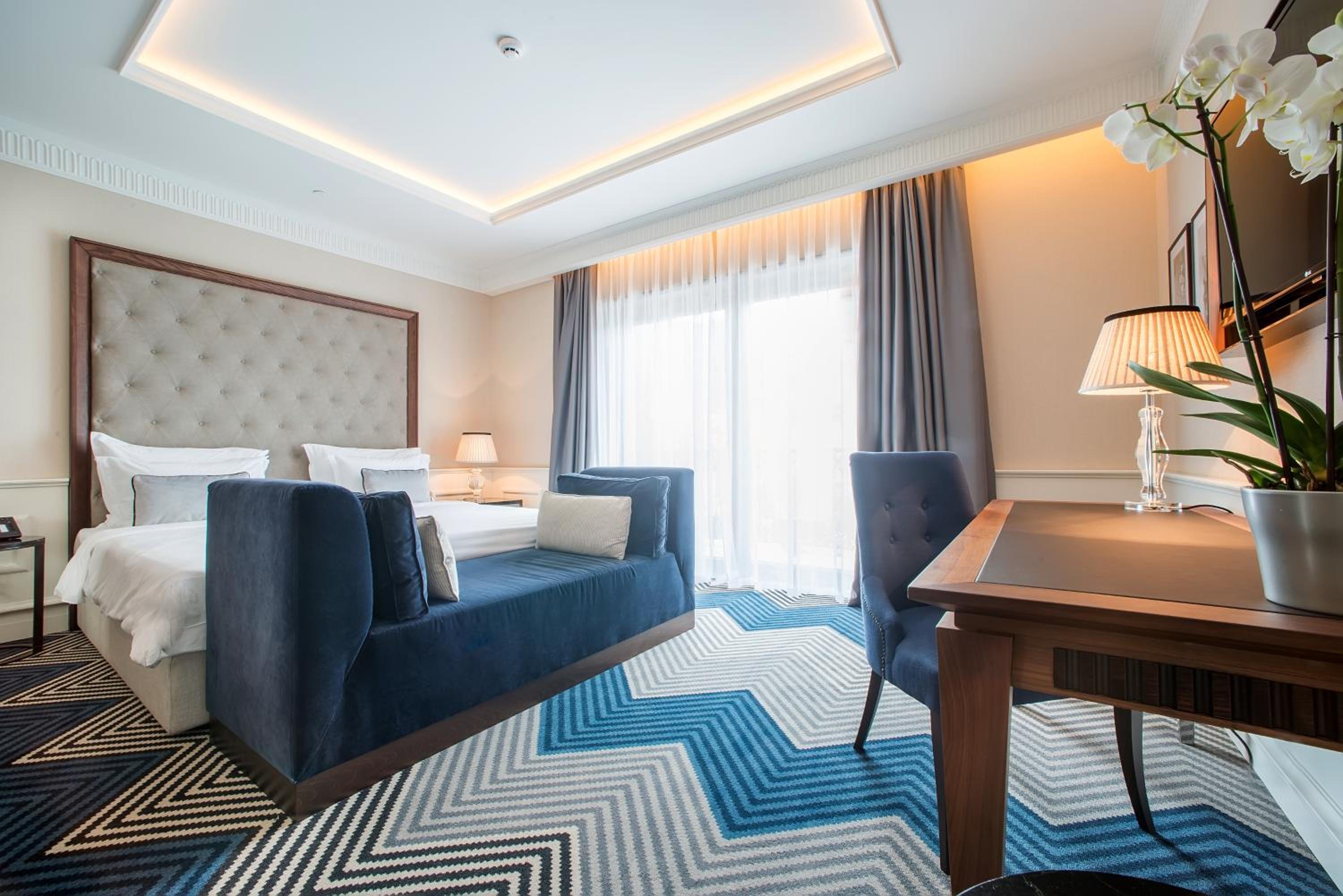 Prestige Double Room with Mountain View