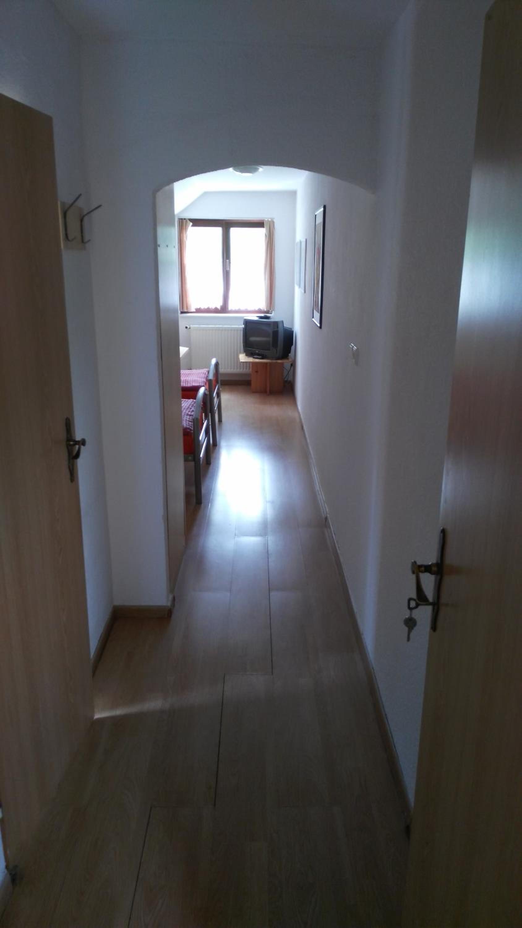 Twin Room with Bathroom - Photo 2