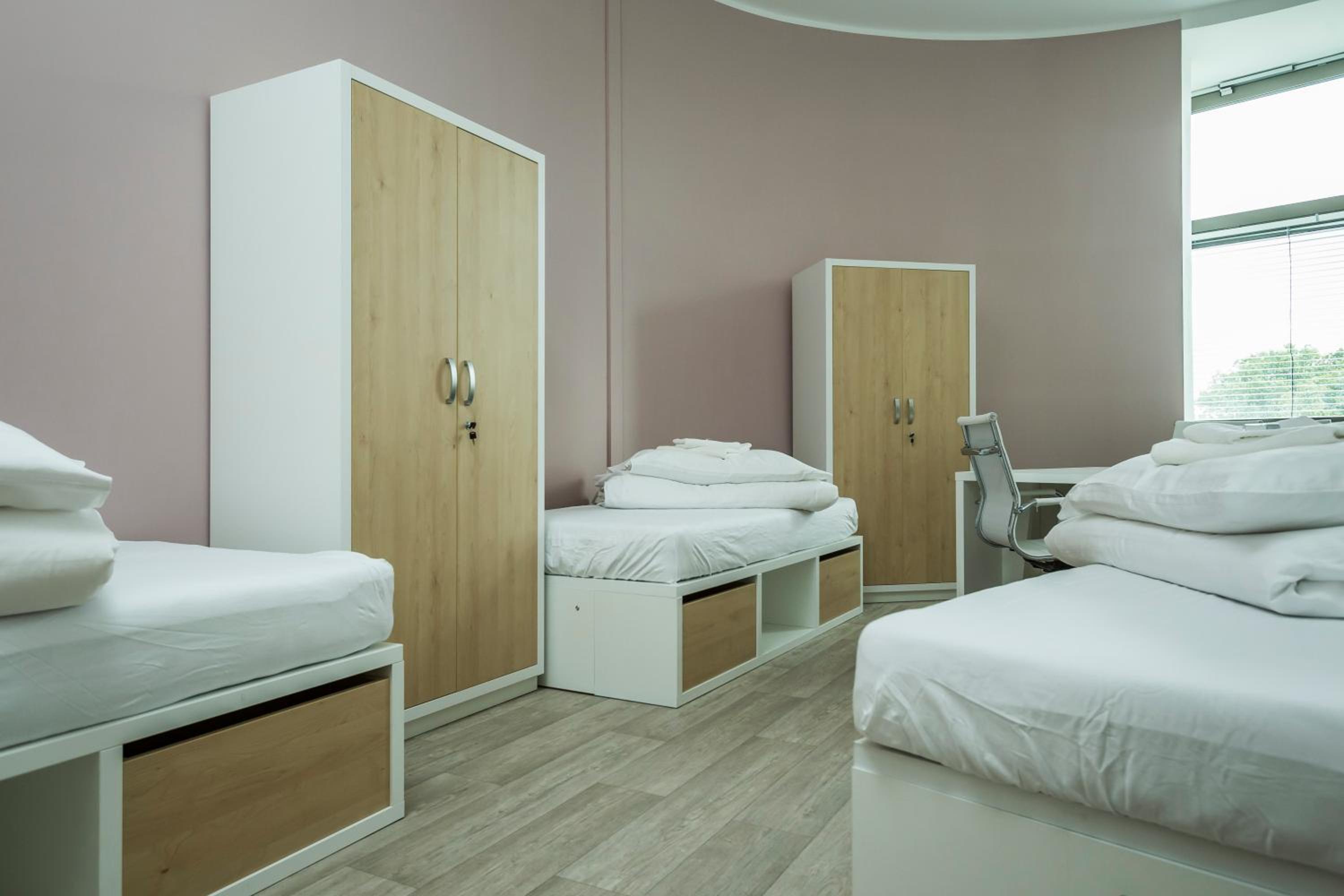 Two-Bedroom Suite - Photo 2
