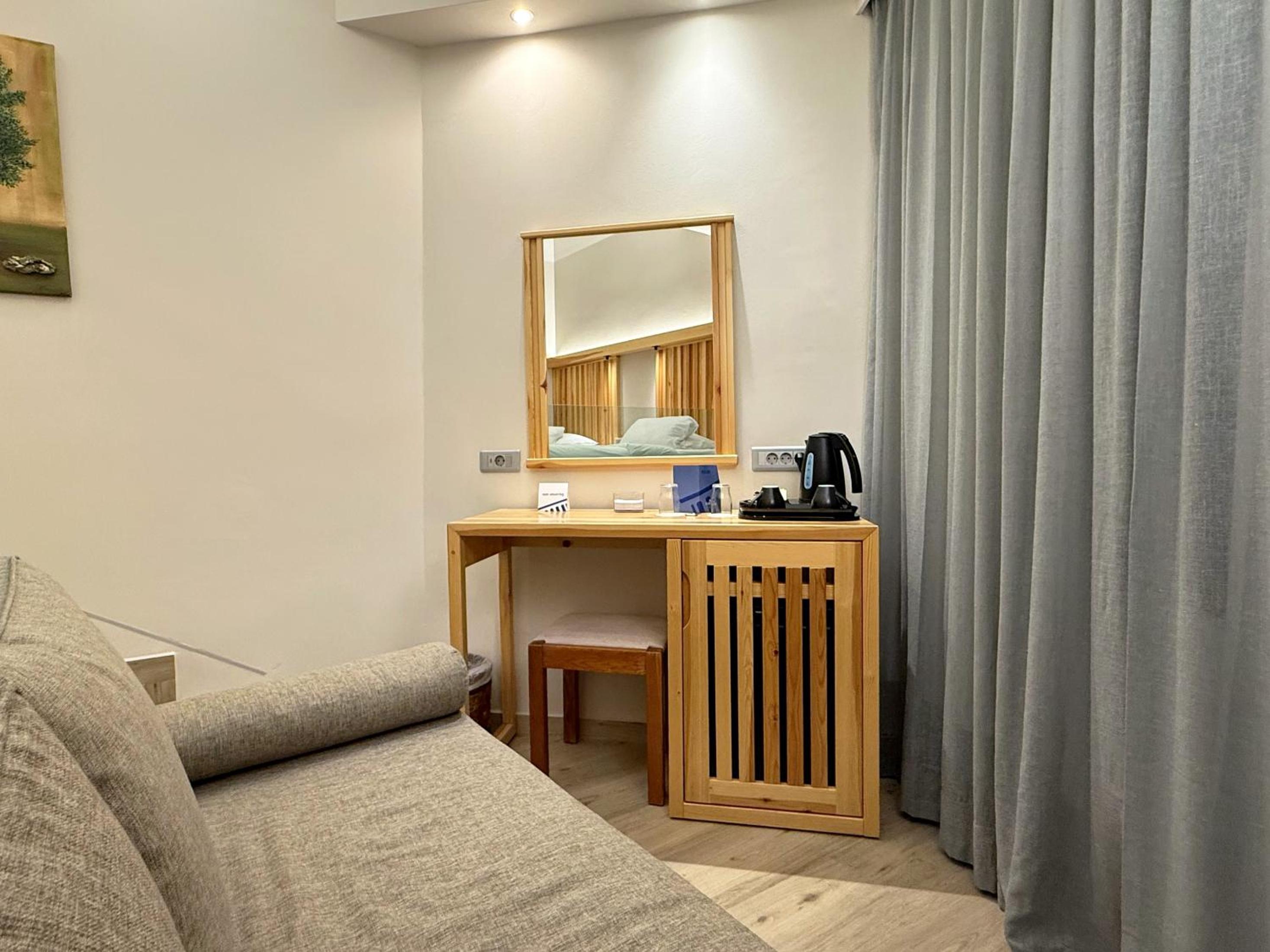 Superior Double or Twin Room photo 3