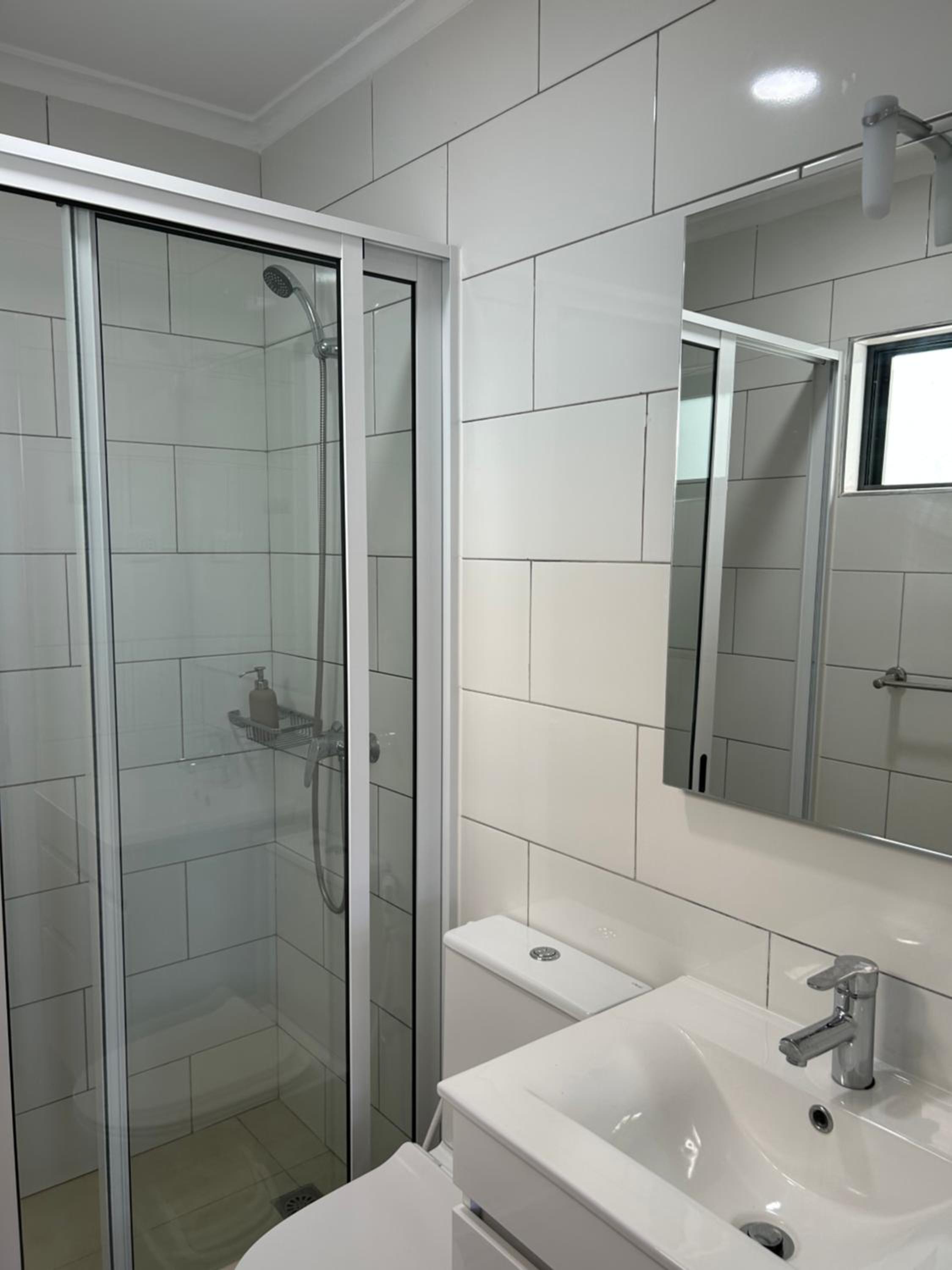 Single Room with Private Bathroom photo 3