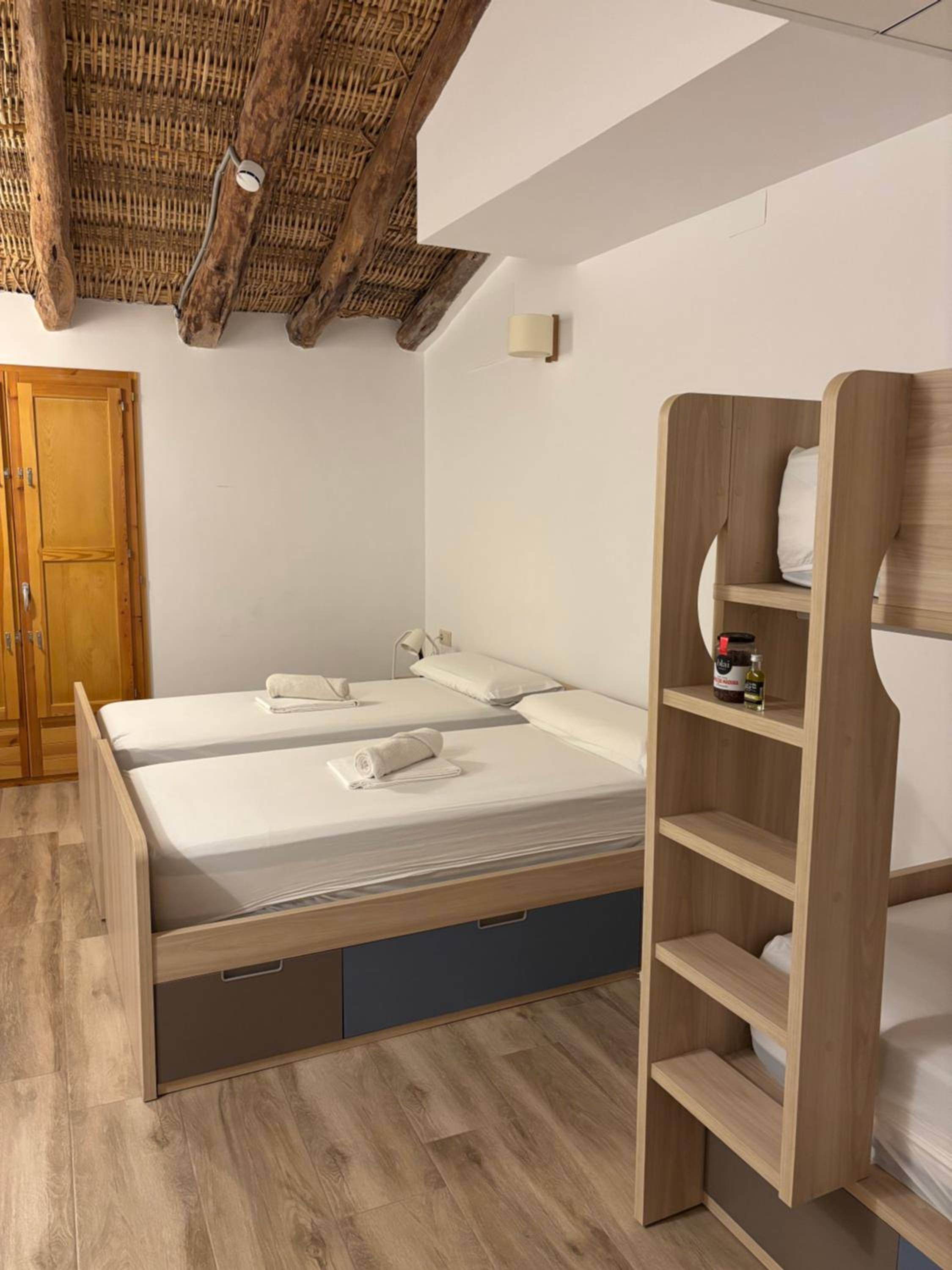Quadruple Room - Photo 2