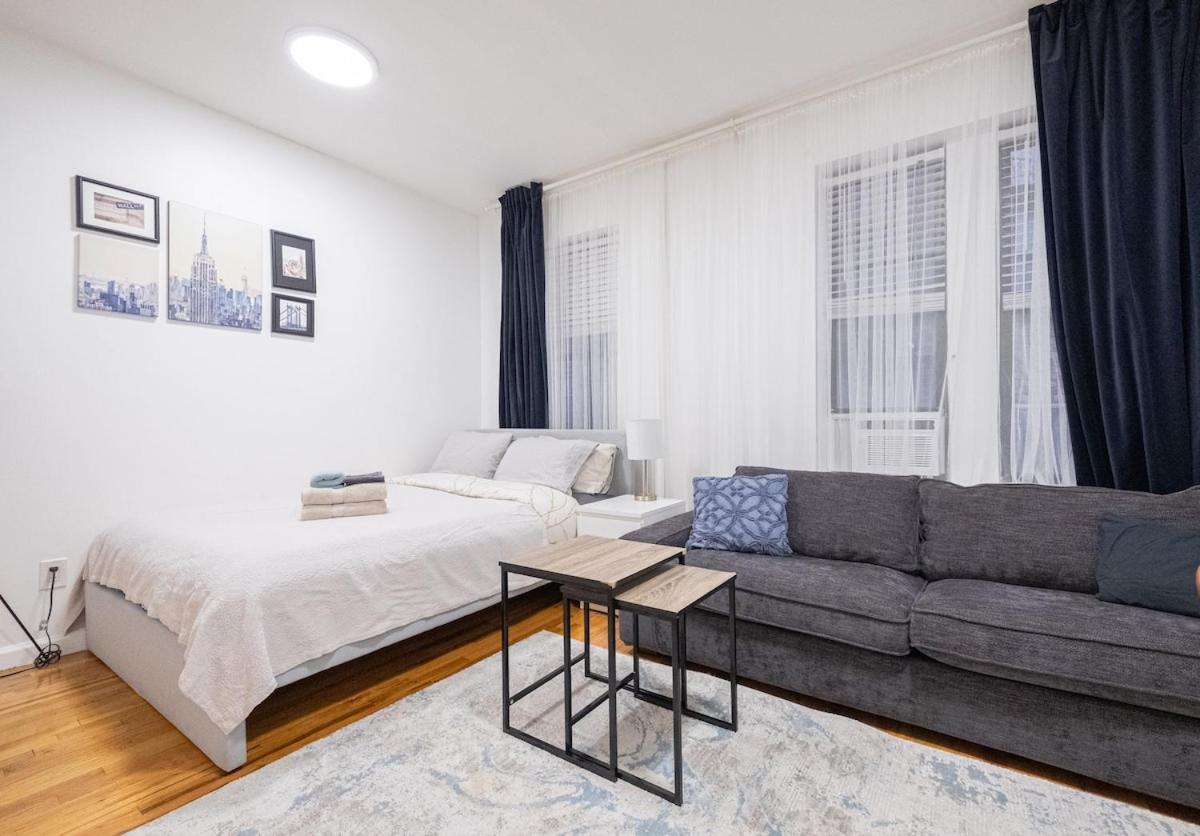 Studio Apartment with Queen Bed photo 1