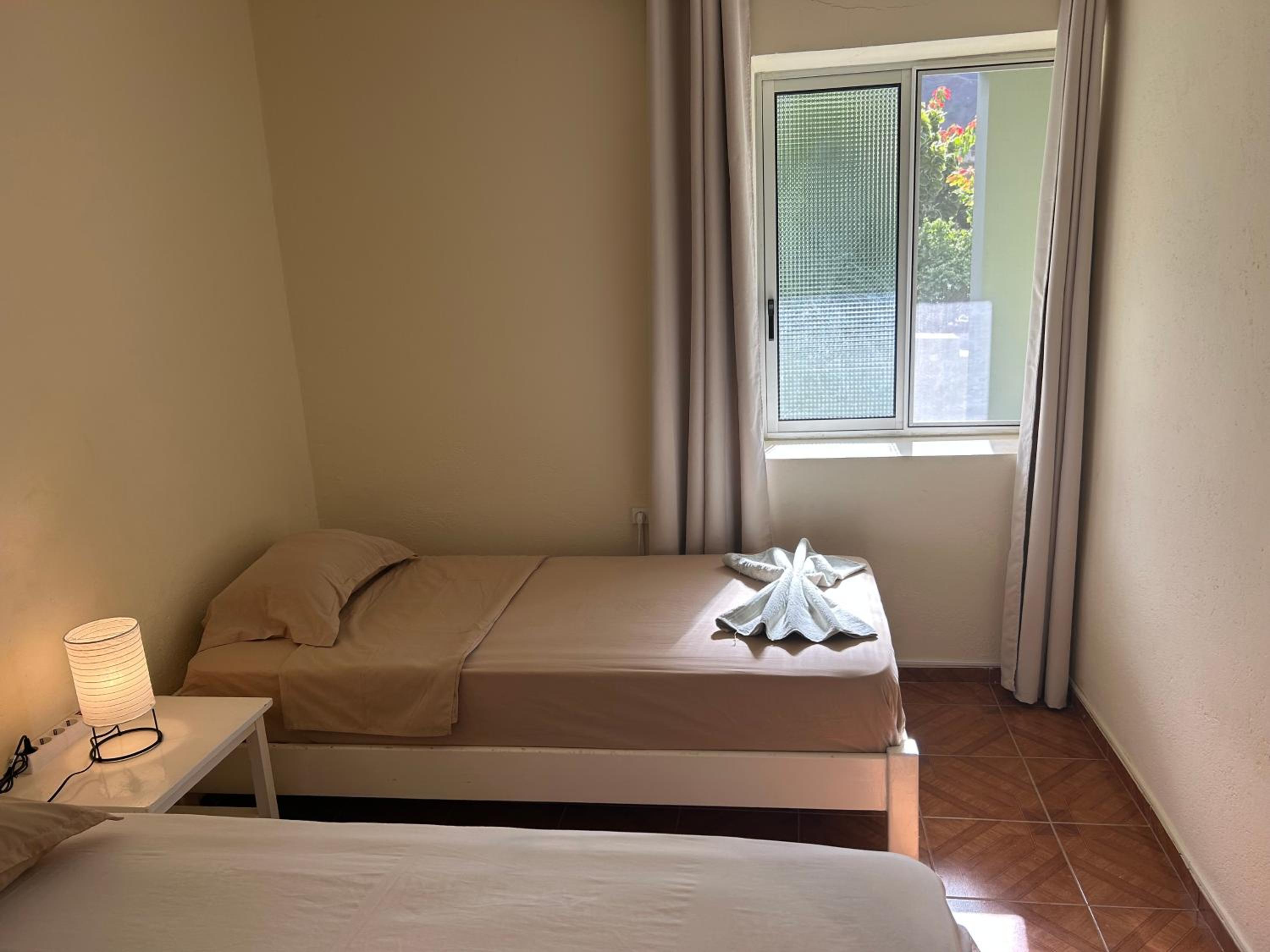 Twin Room with Shared Bathroom photo 2