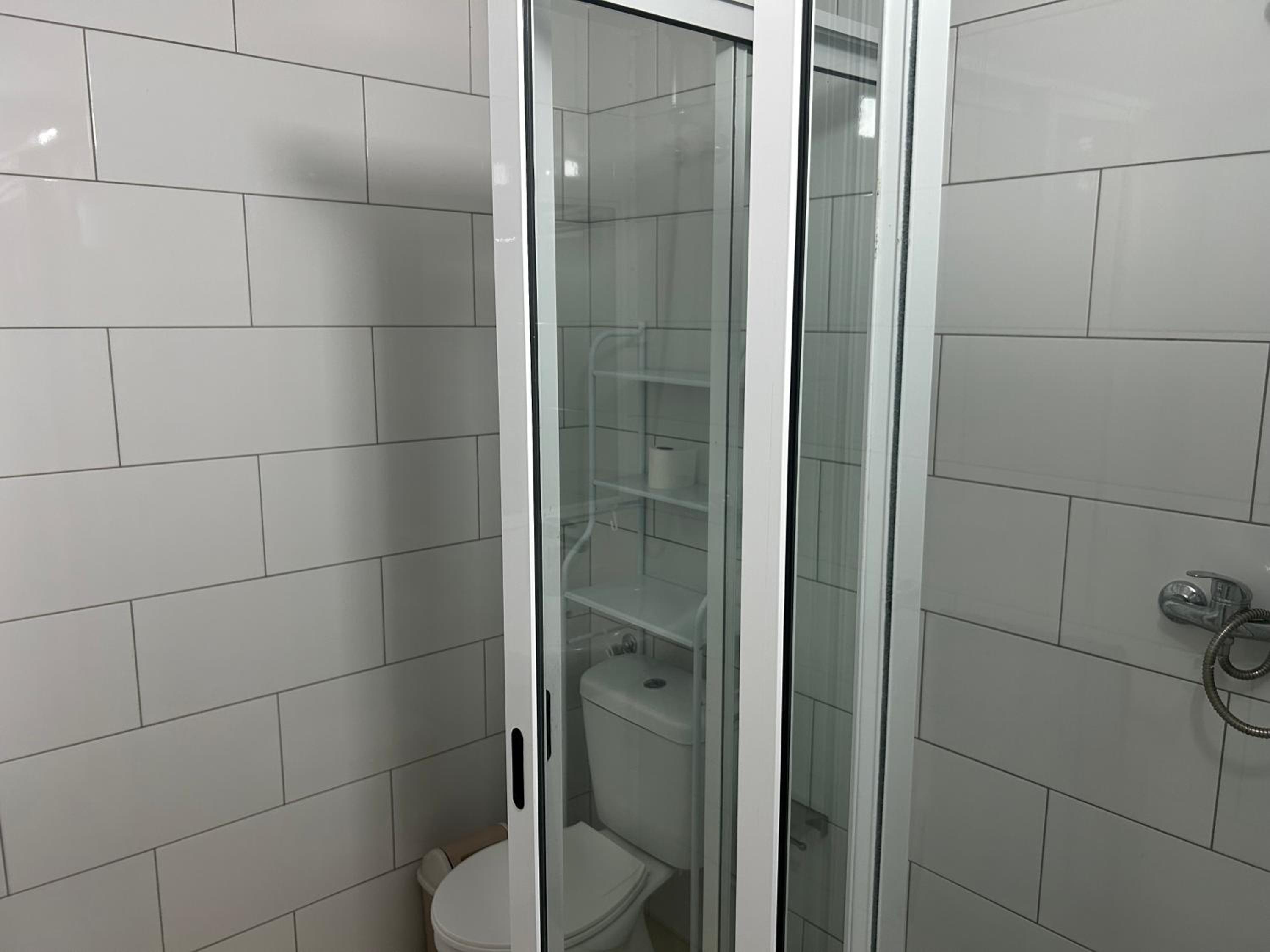 Twin Room with Shared Bathroom photo 3