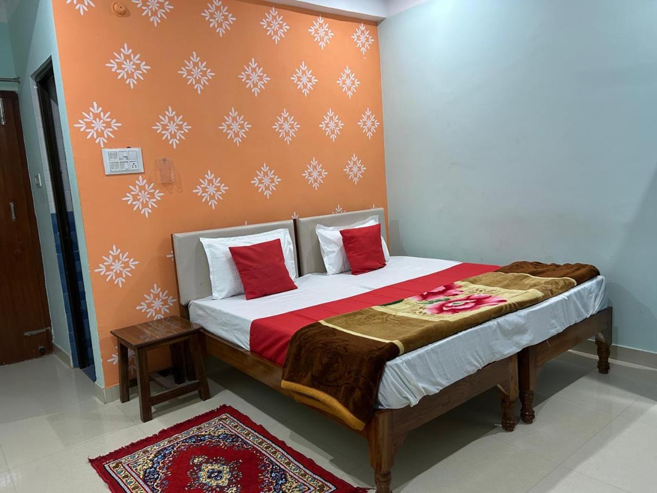 Budget Double Room photo 3