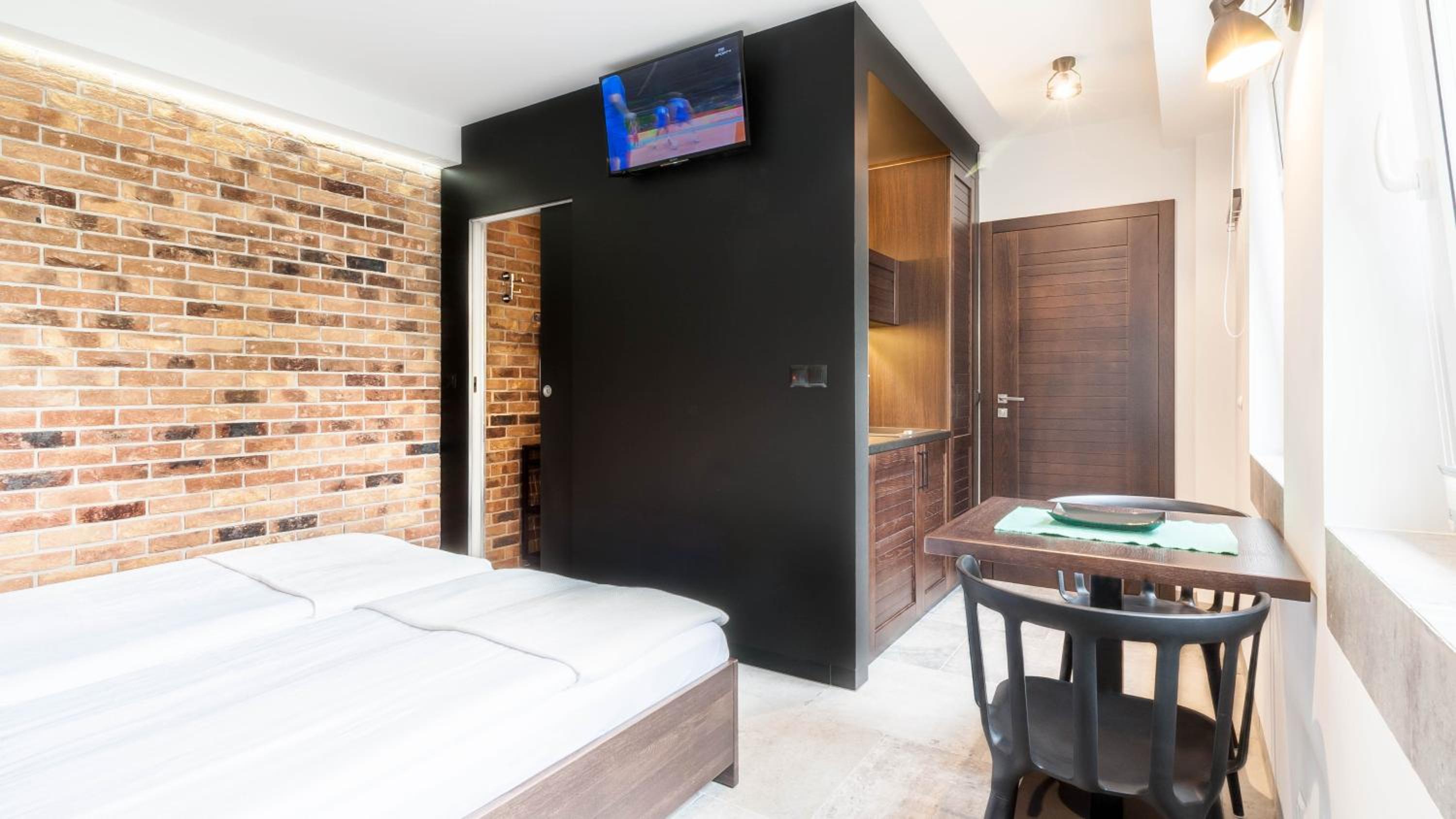 Twin or Double Room photo 2