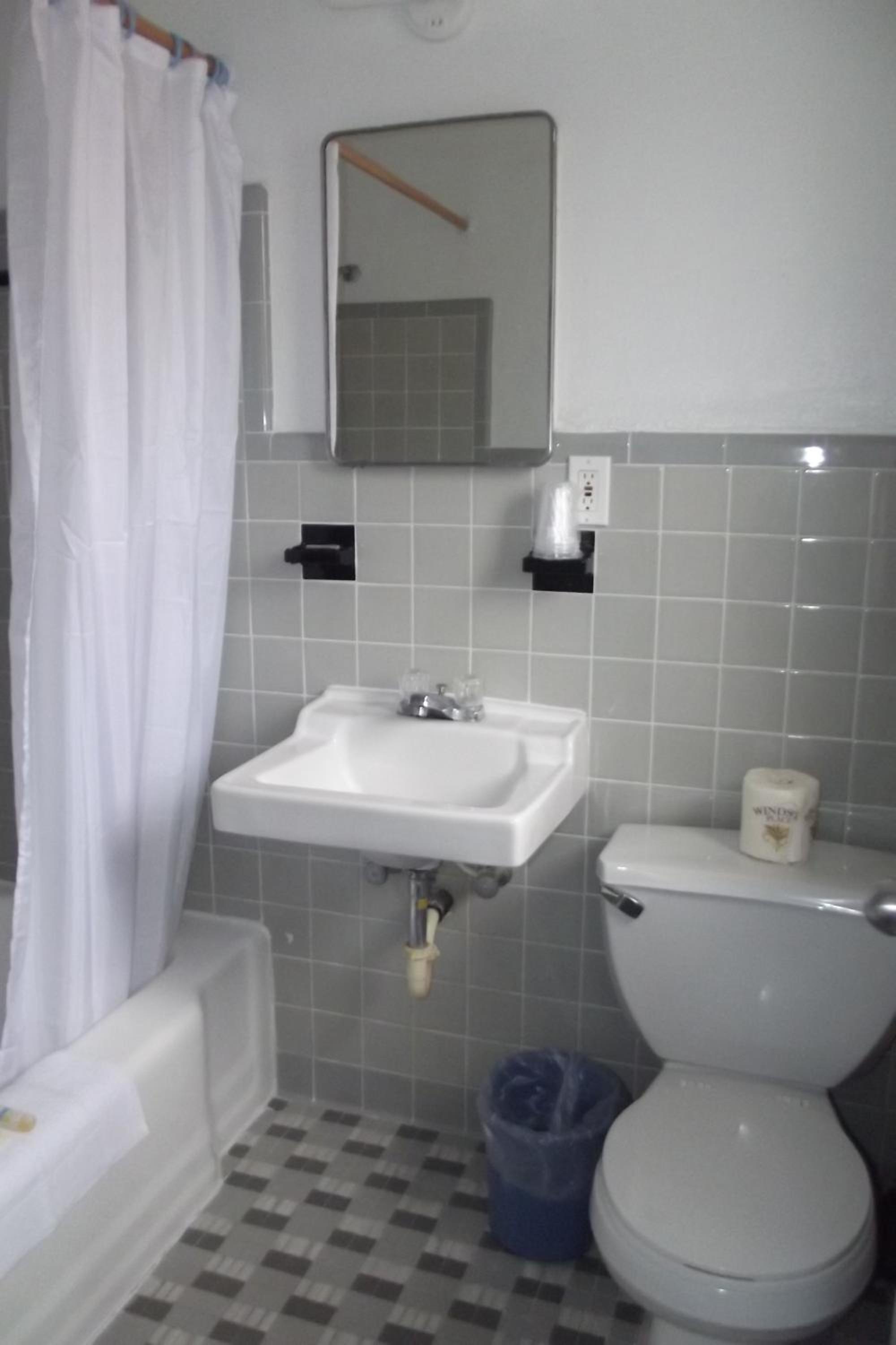 Standard Room with Two Double Beds photo 2