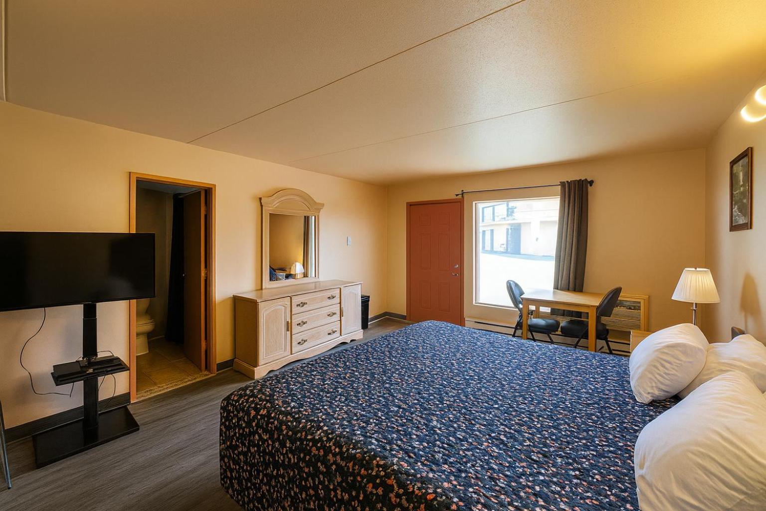 Standard King Room photo 1