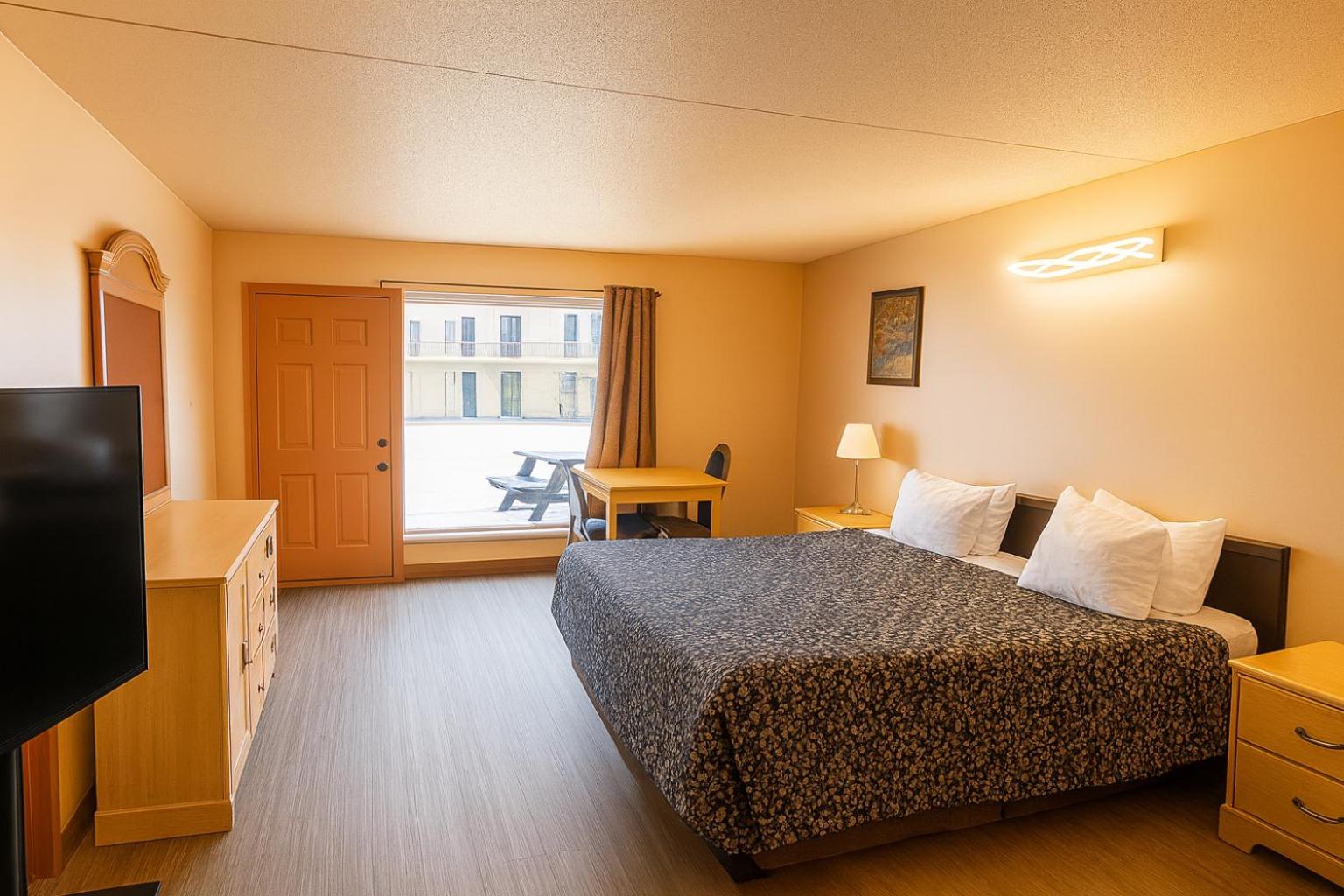 Standard King Room photo 3
