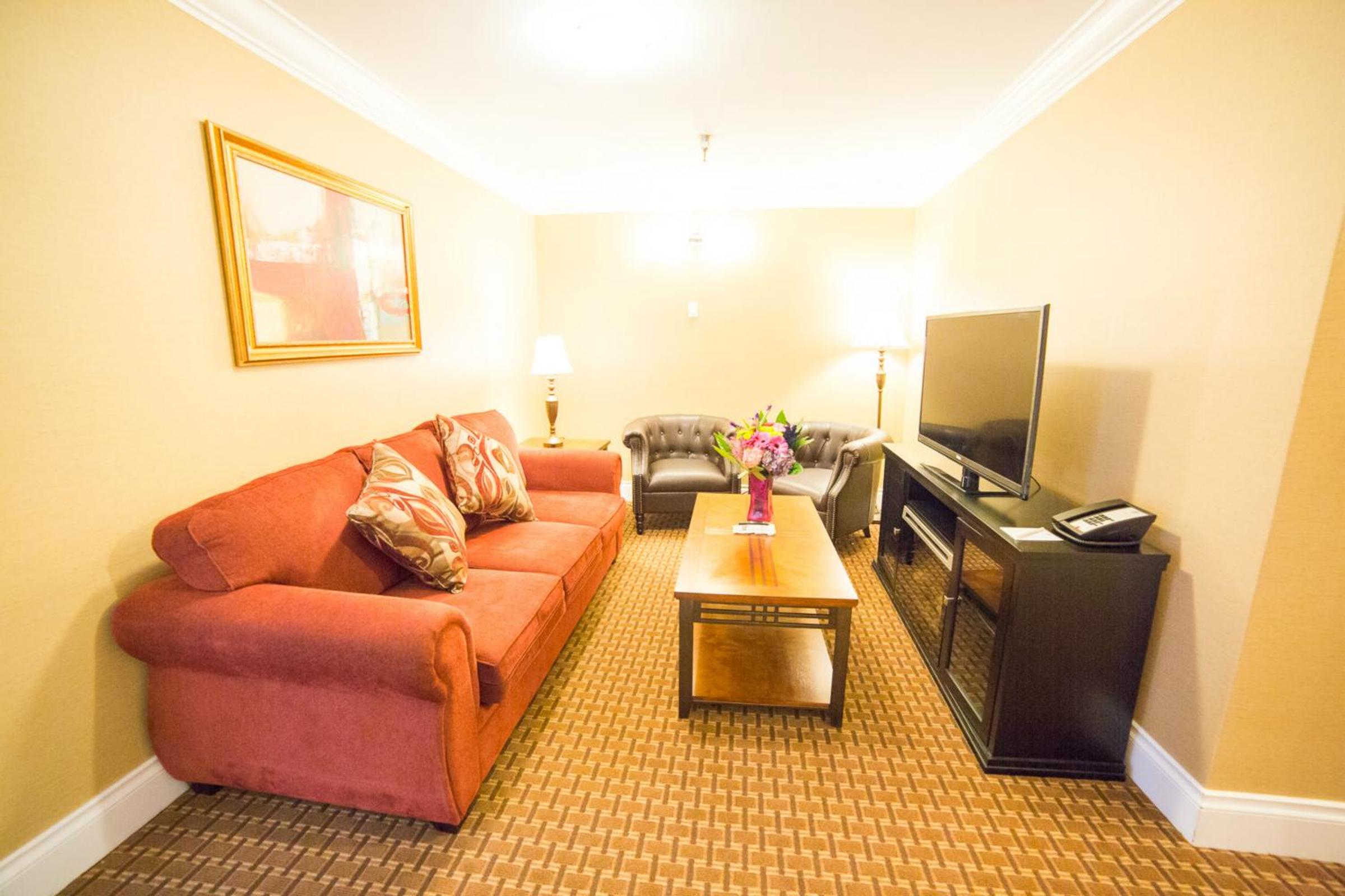 Queen Family Suite -  Non-Smoking - Photo 5