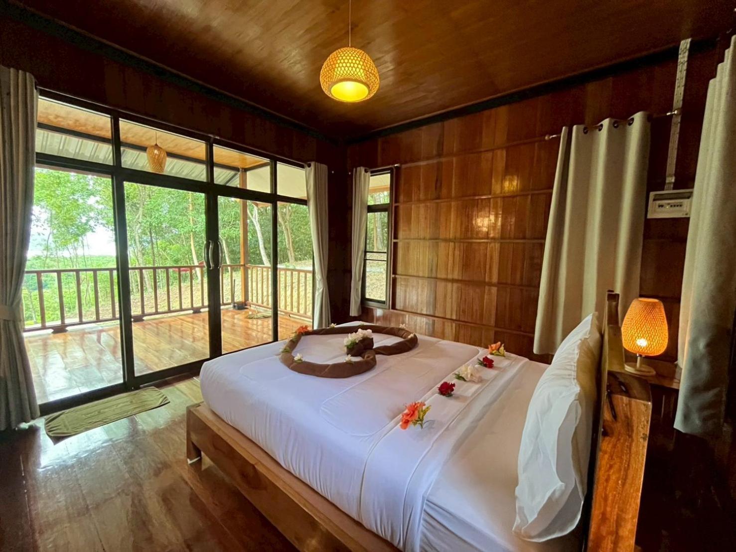 Bungalow with Sea View - Photo 6