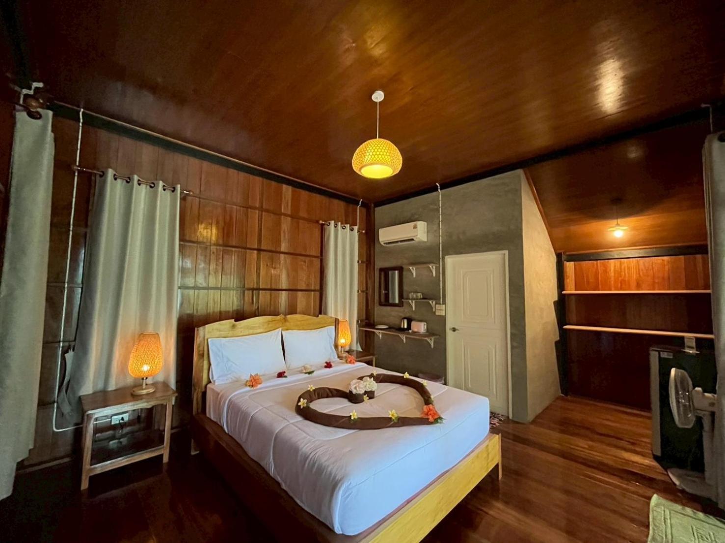Bungalow with Sea View - Photo 7
