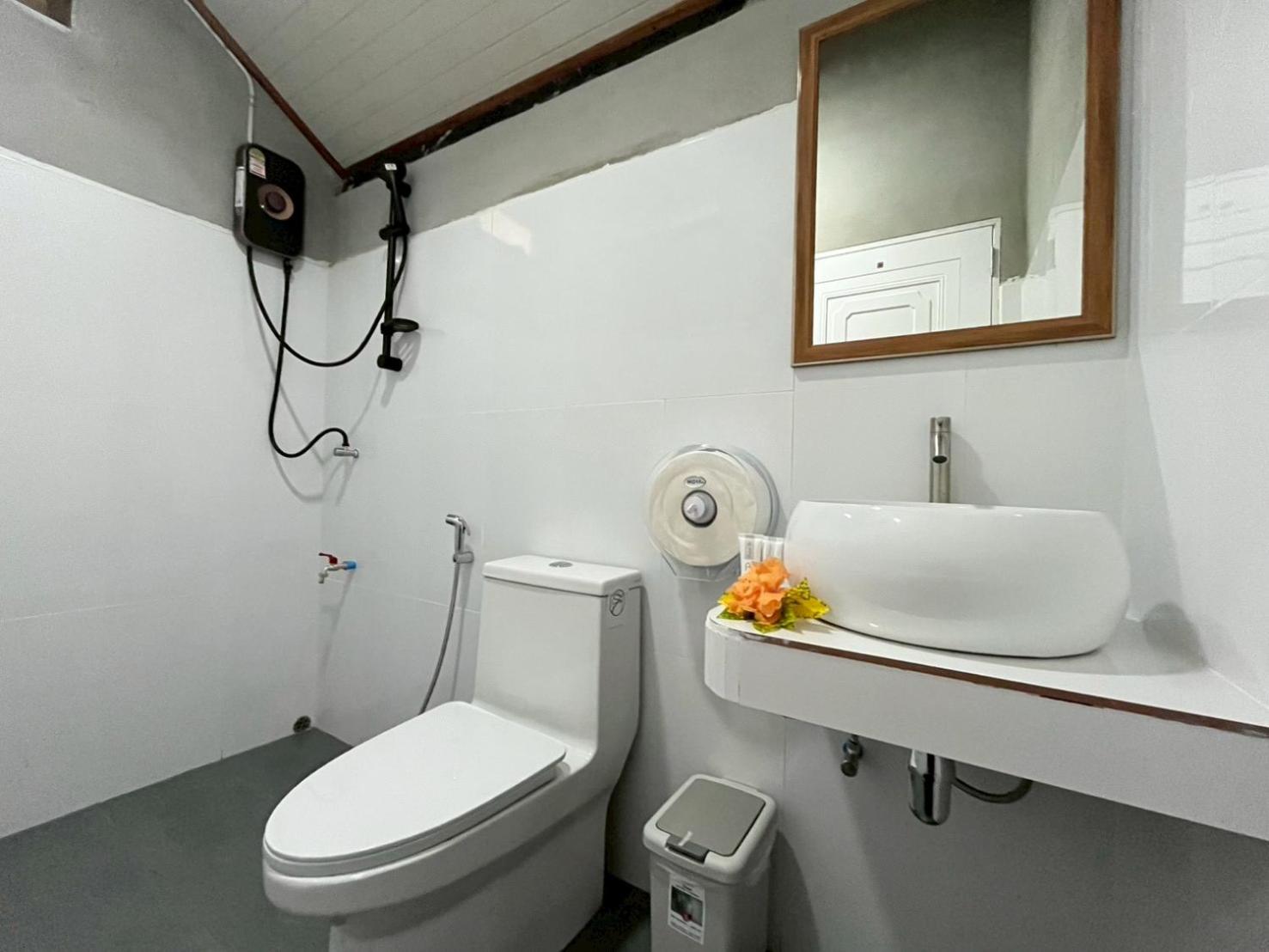 Bungalow with Sea View - Photo 8