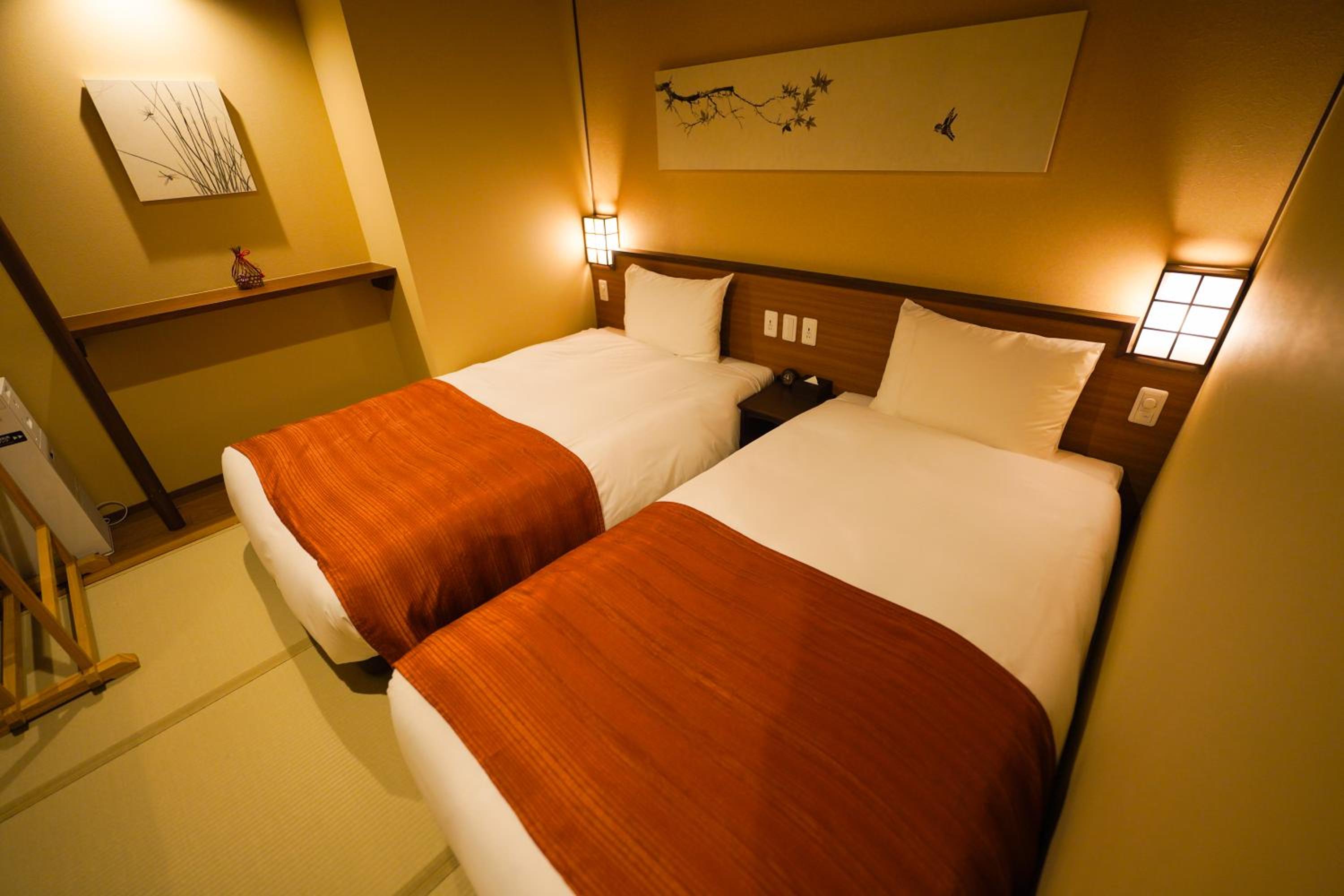 Large Twin Room photo 3