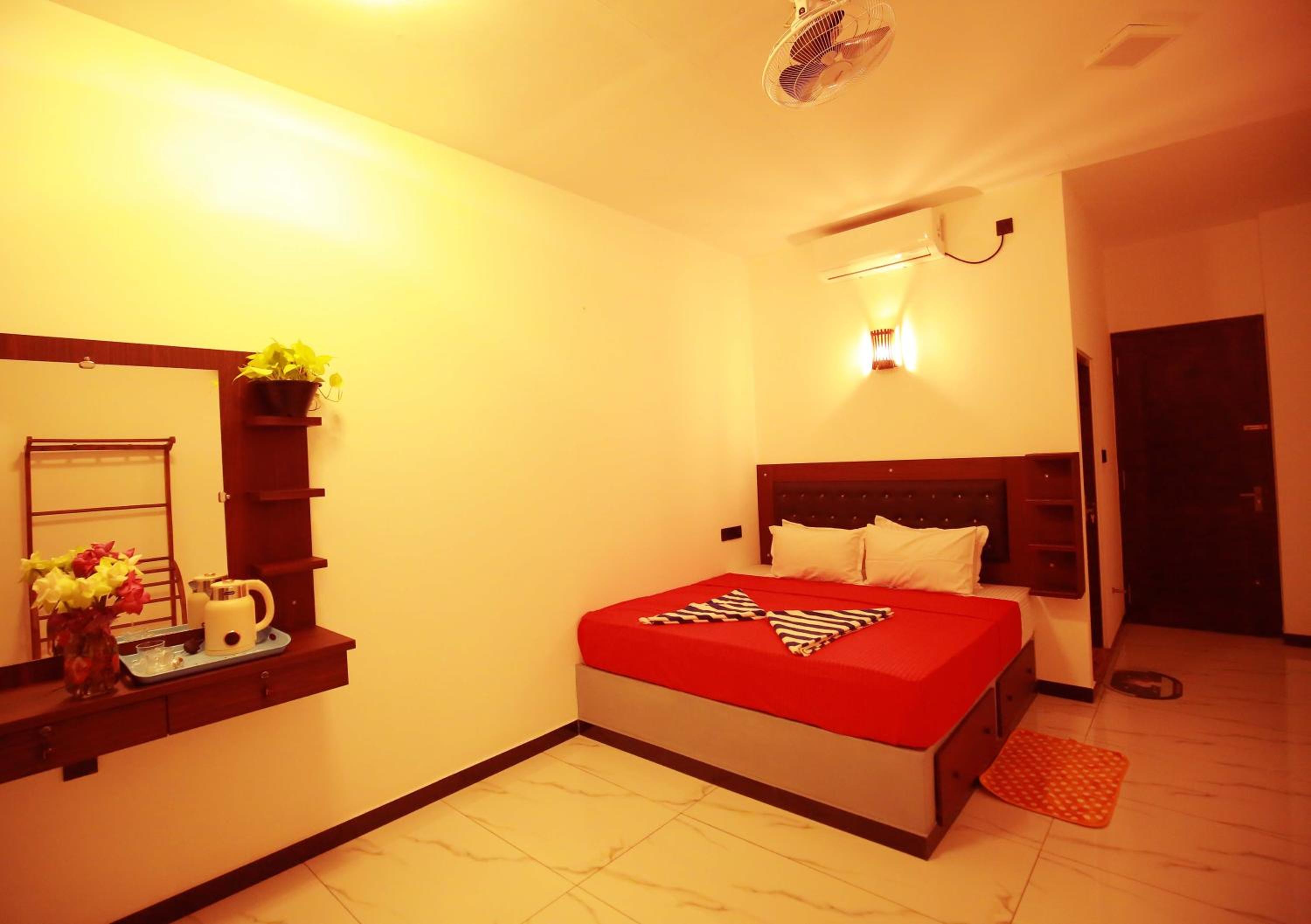 Deluxe Double Room with Balcony and Sea View