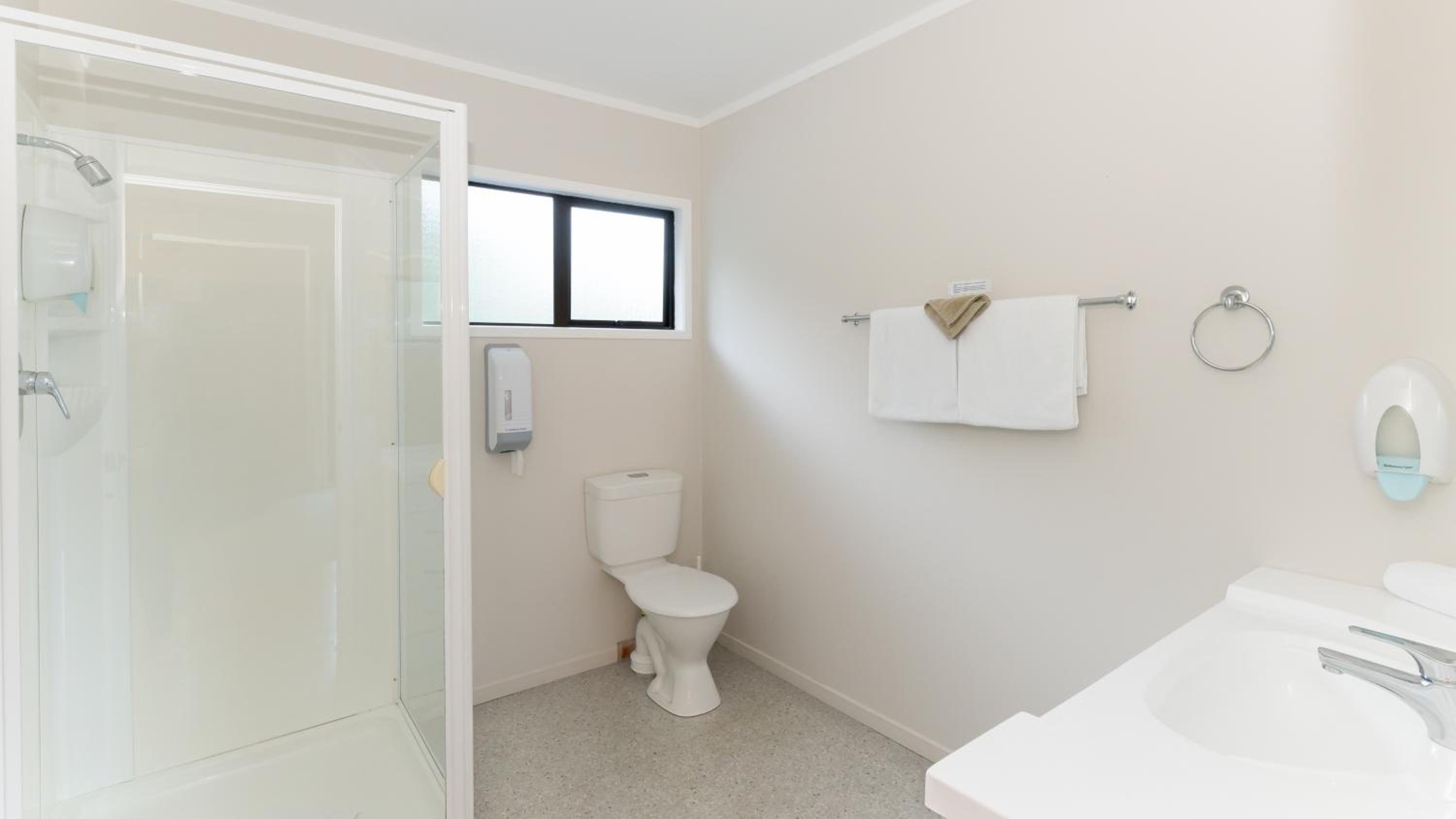 One-Bedroom Suite (2 Adults) photo 3