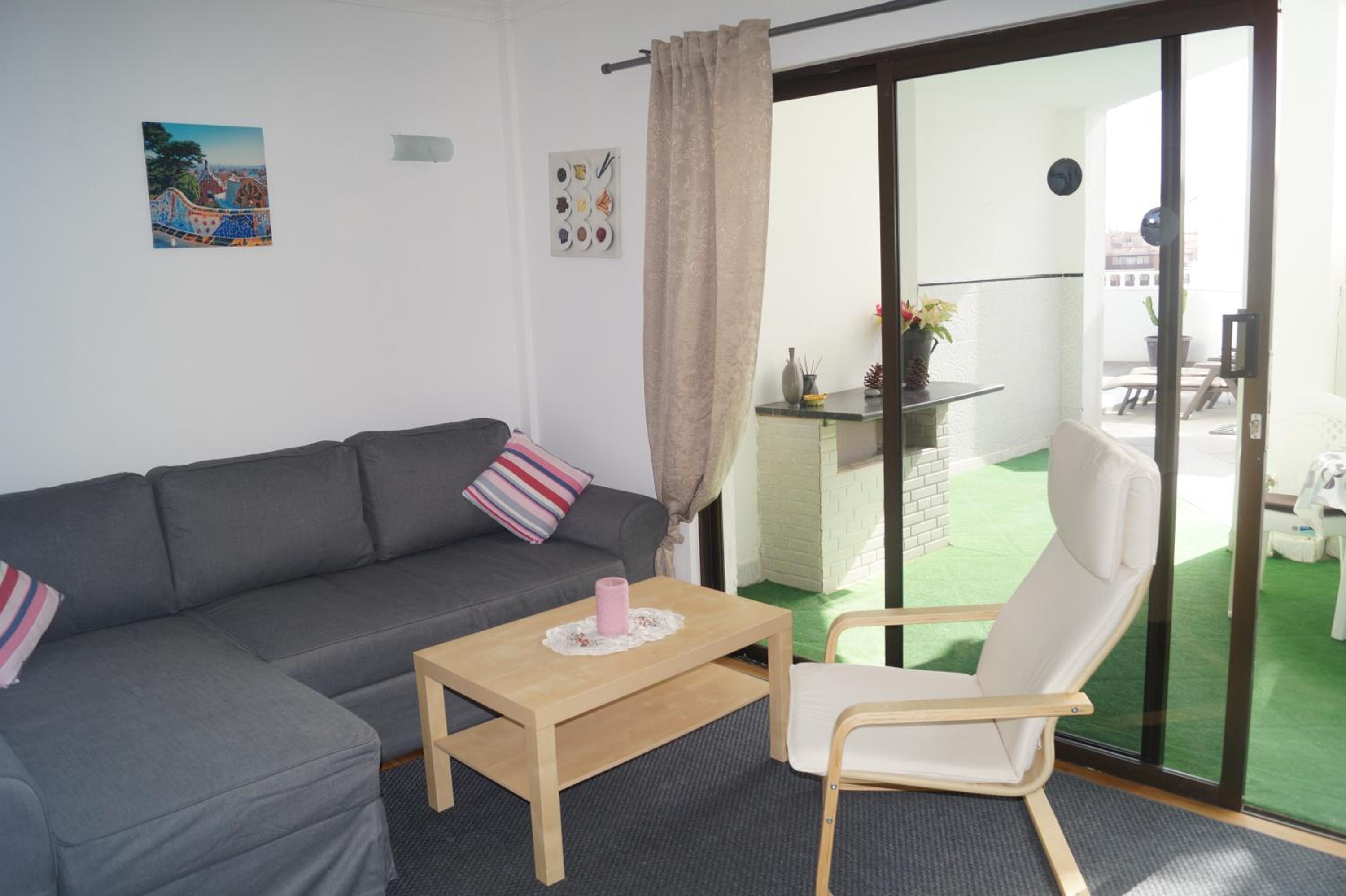 One-Bedroom Apartment photo 2