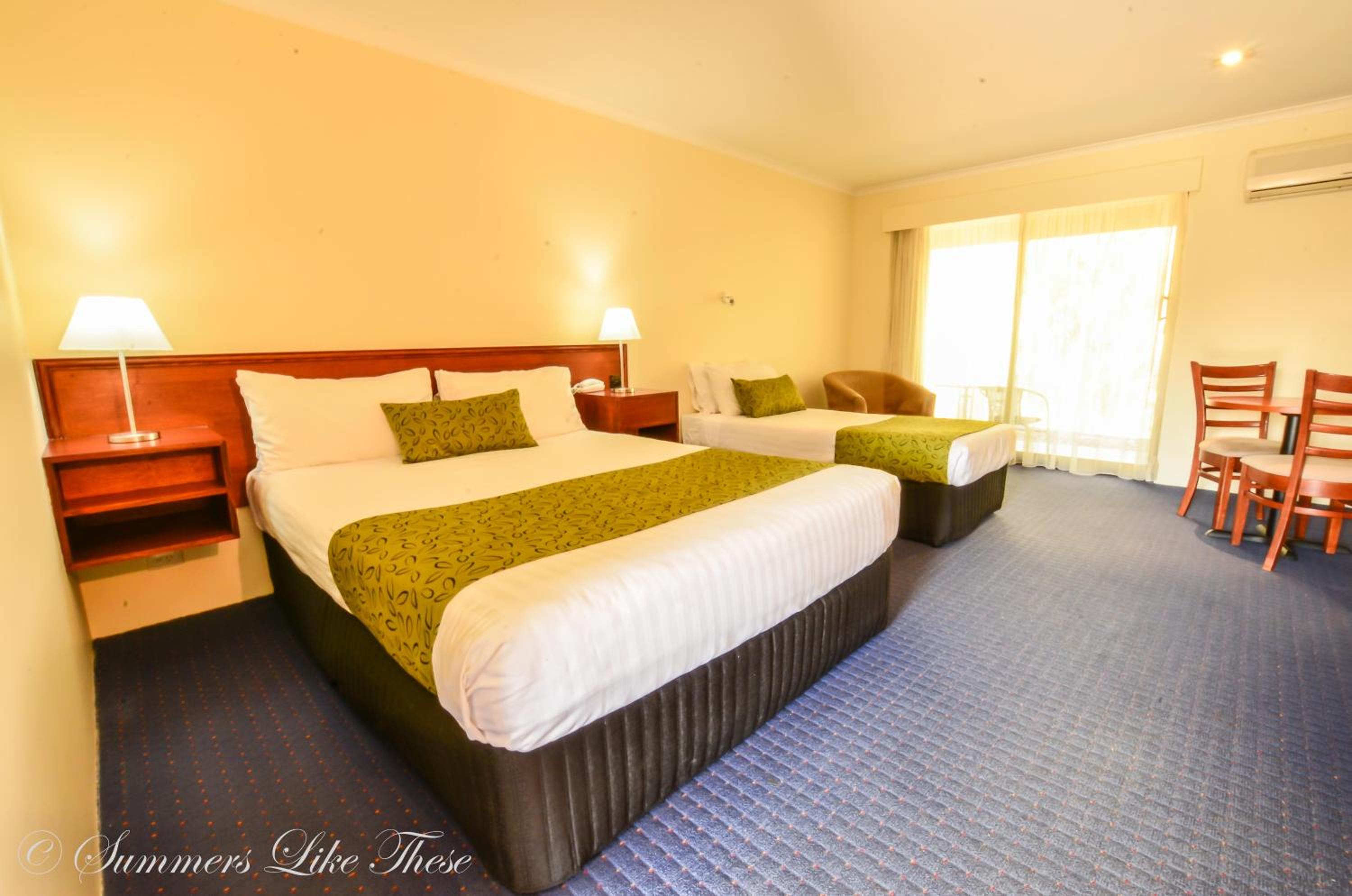 Standard Twin Room - Photo 1