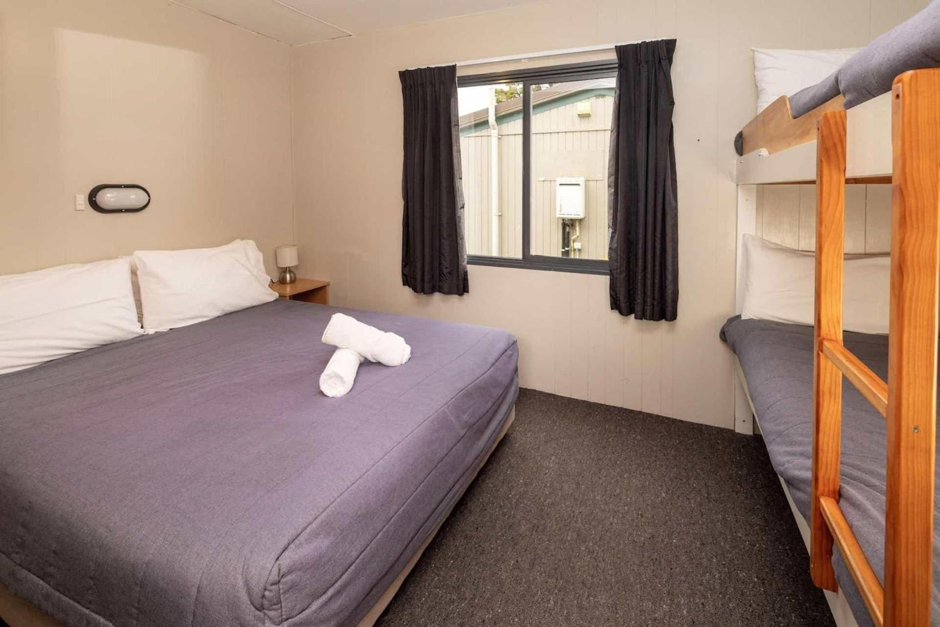 Two-Bedroom Self Contained Large photo 1