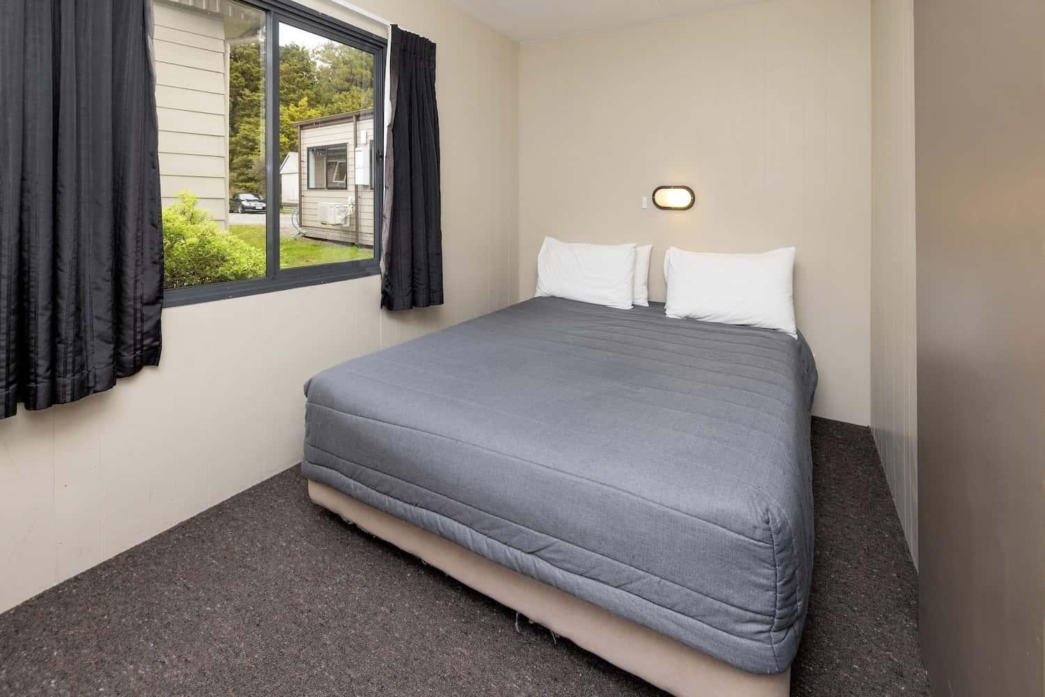 Two-Bedroom Self Contained Large photo 2
