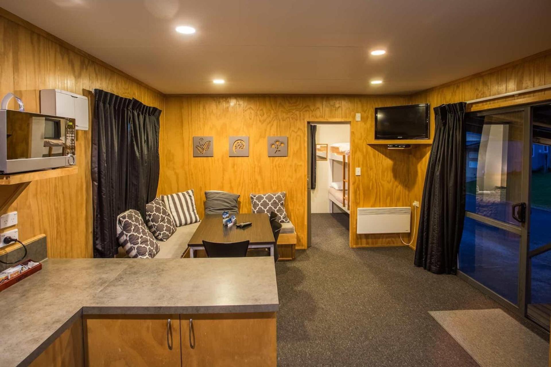 Two-Bedroom Self Contained Large photo 3