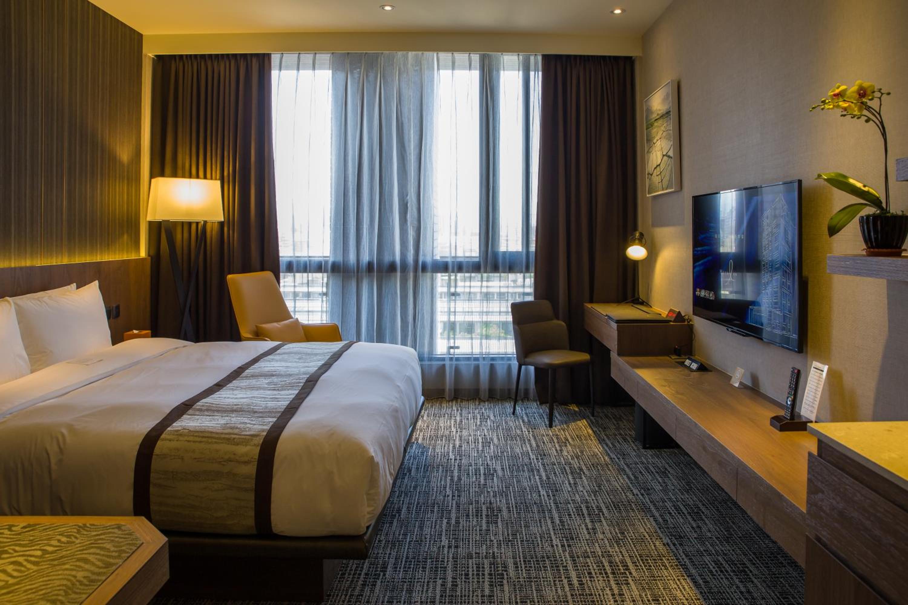 Executive Queen Room
