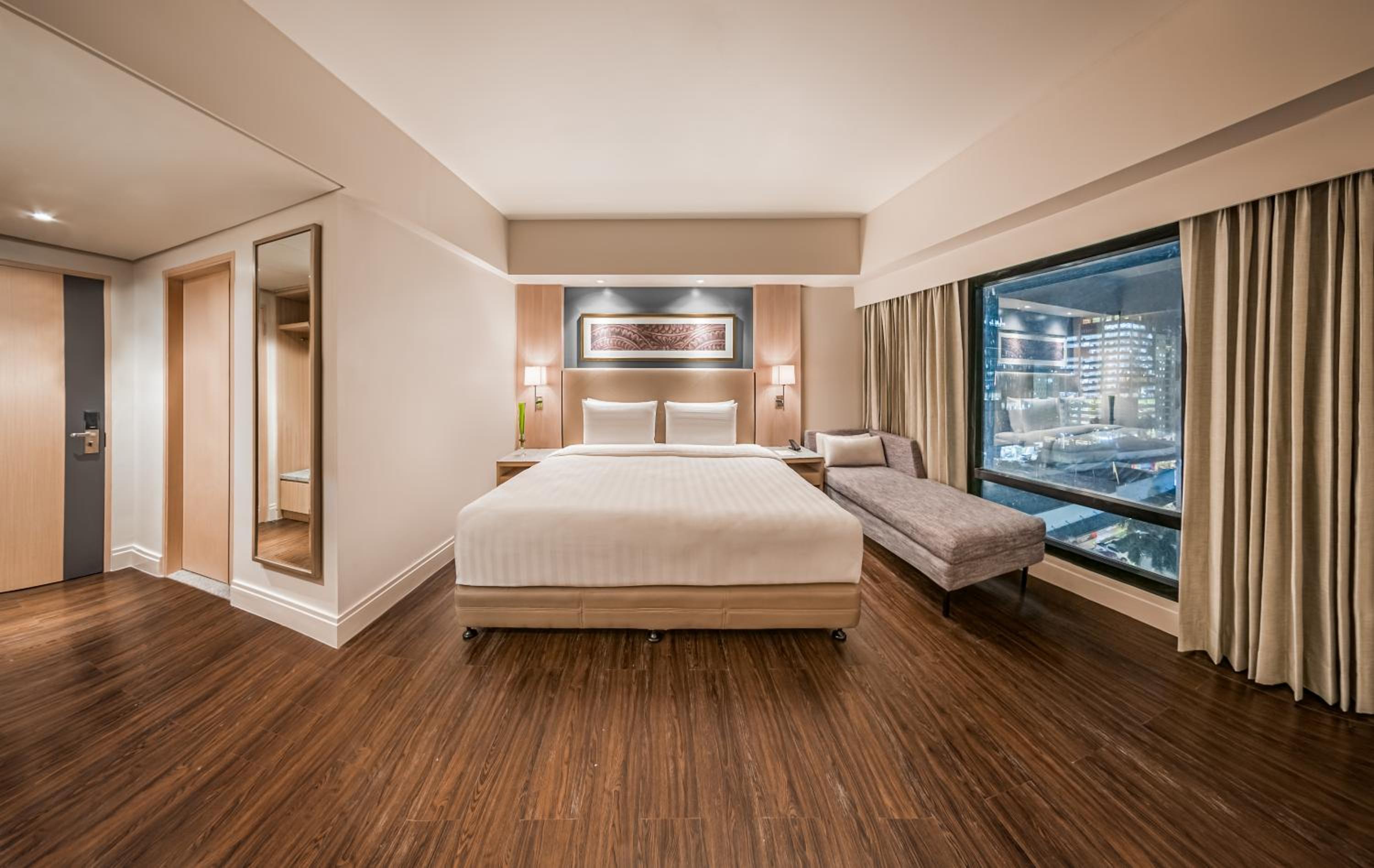 1 Queen Bed, Standard Room - Photo 4